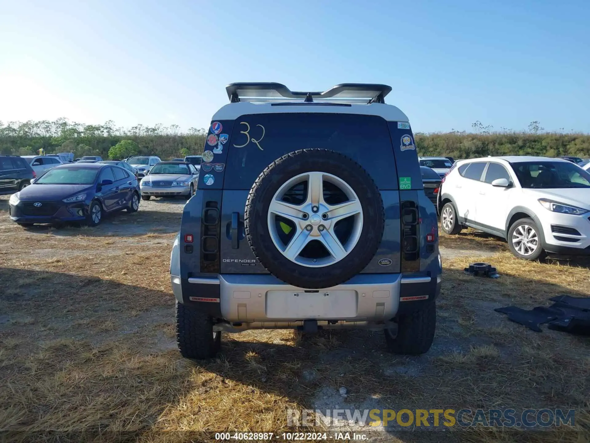 16 Photograph of a damaged car SALE97EU7L2020733 LAND ROVER DEFENDER 2020