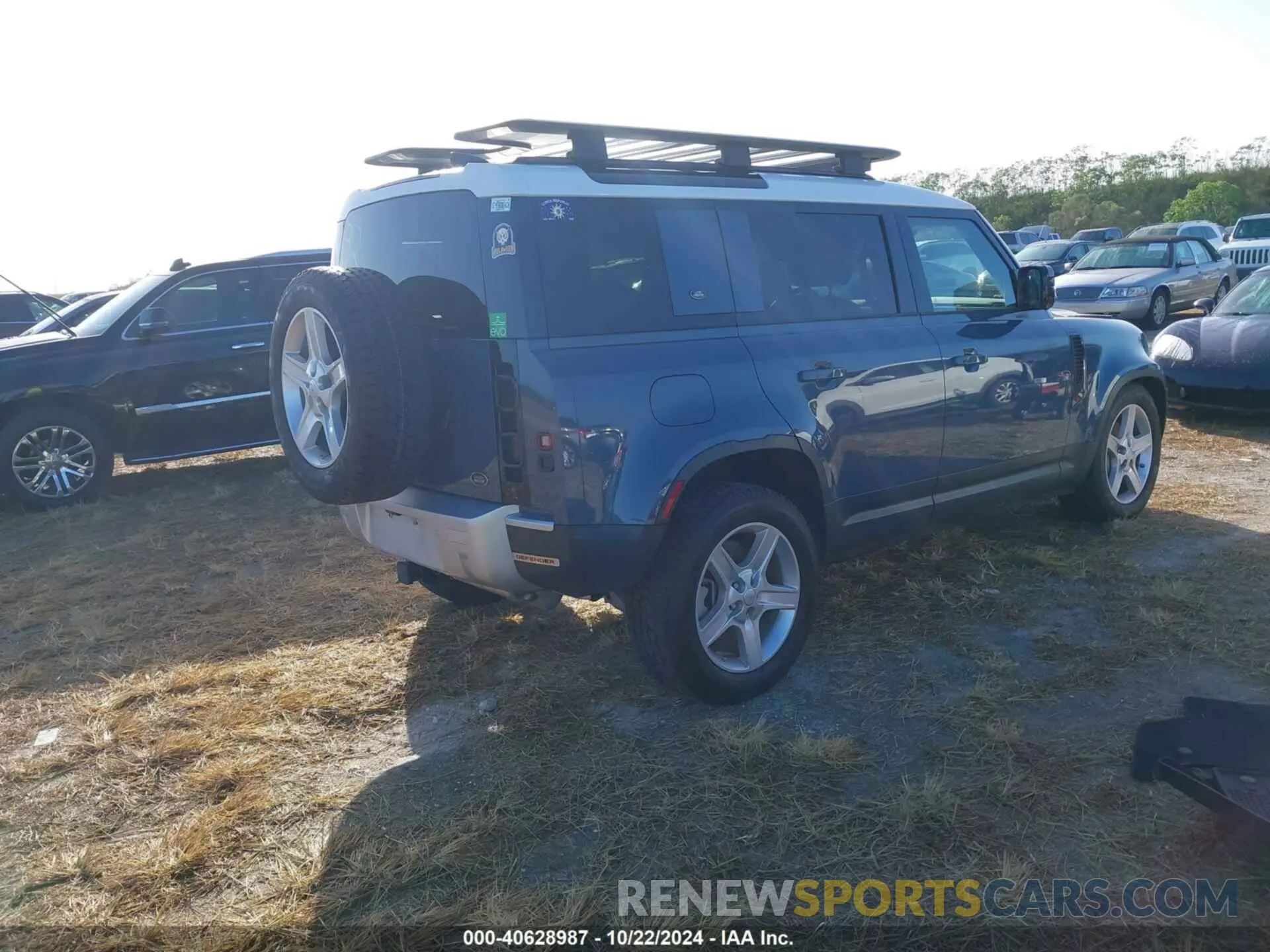 4 Photograph of a damaged car SALE97EU7L2020733 LAND ROVER DEFENDER 2020