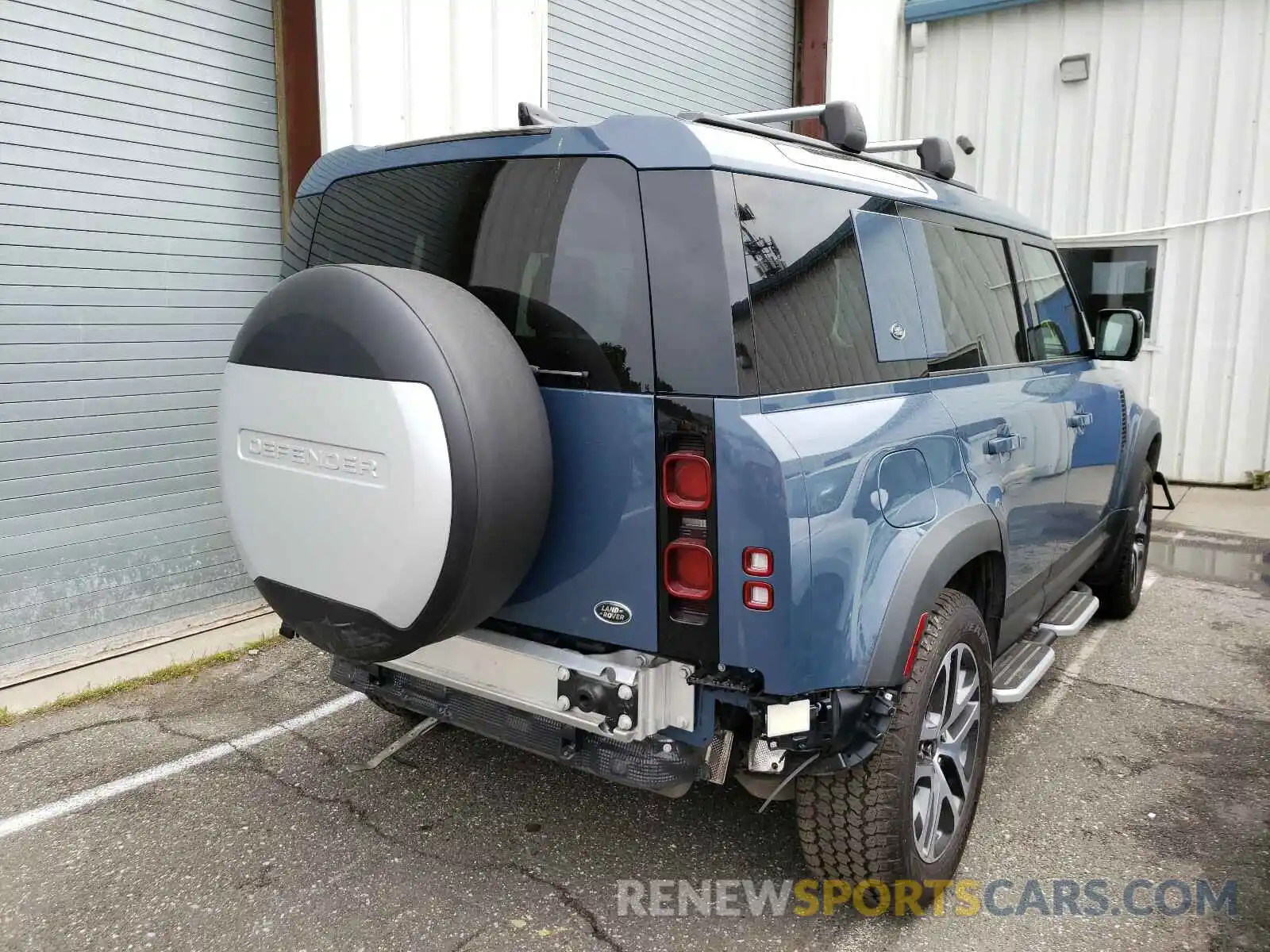 4 Photograph of a damaged car SALE97EU9L2009877 LAND ROVER DEFENDER 2020