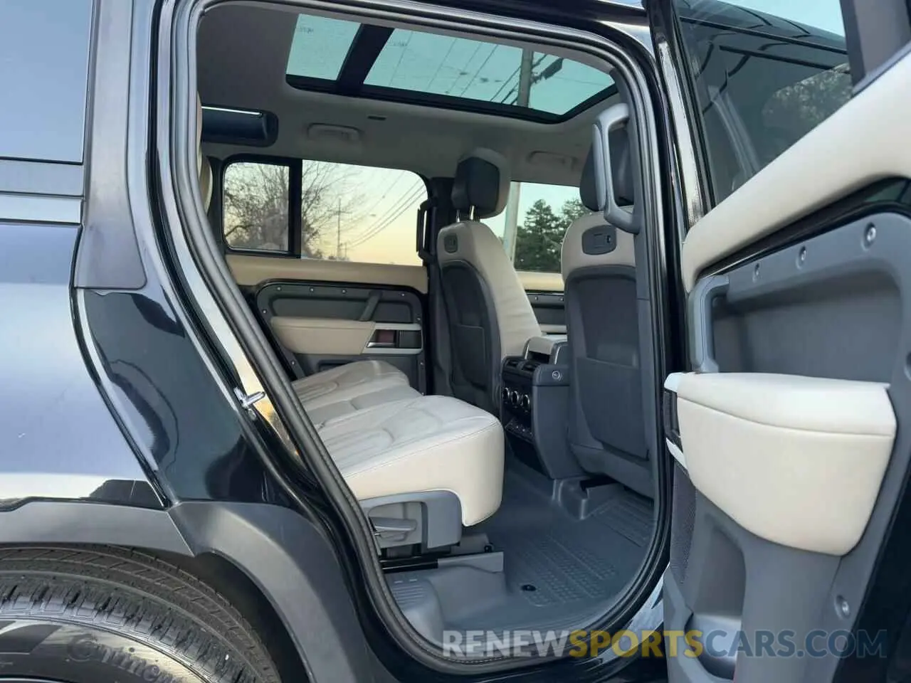 6 Photograph of a damaged car SALE9EEU2L2022250 LAND ROVER DEFENDER 2020