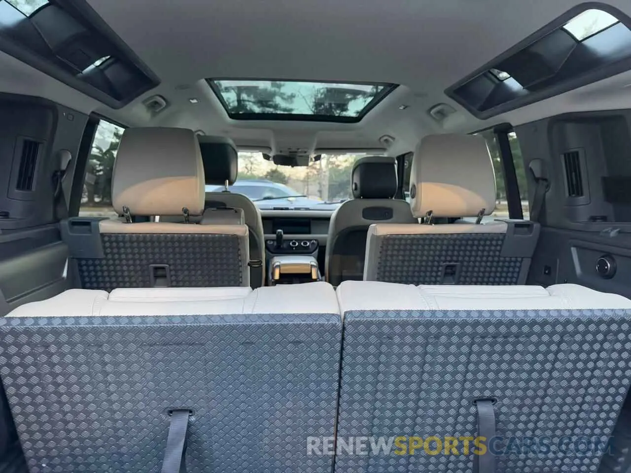 9 Photograph of a damaged car SALE9EEU2L2022250 LAND ROVER DEFENDER 2020