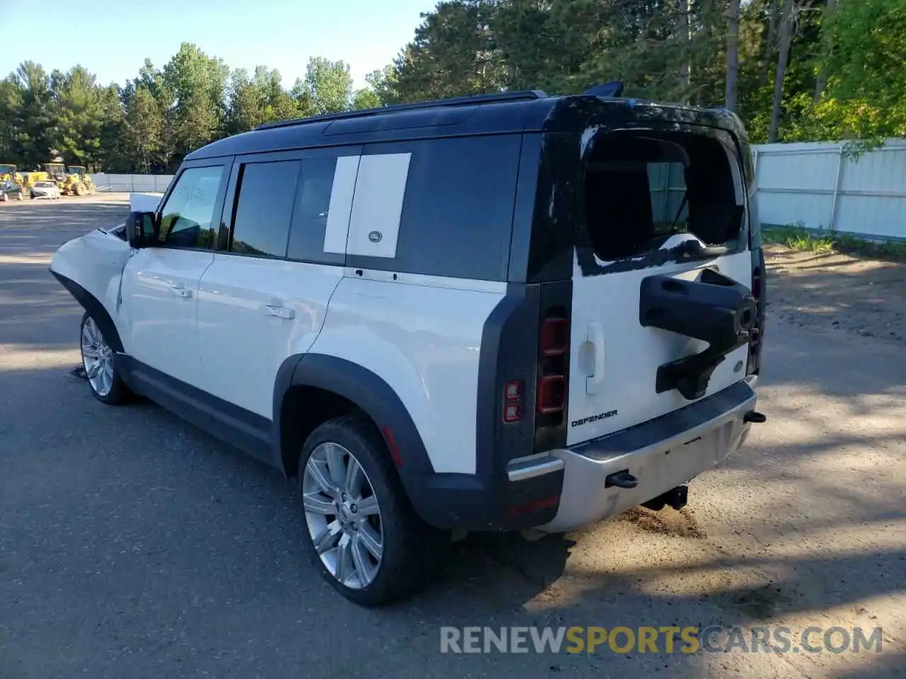 3 Photograph of a damaged car SALE9EEU3L2026310 LAND ROVER DEFENDER 2020