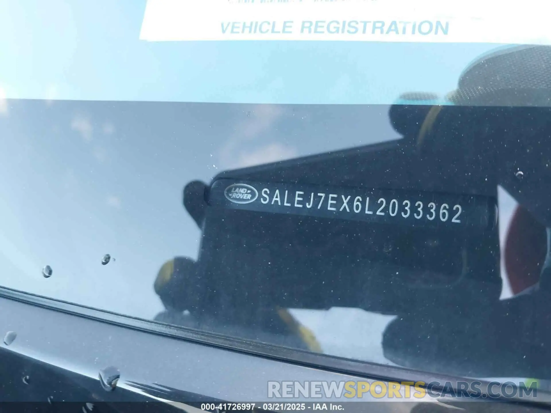 17 Photograph of a damaged car SALEJ7EX6L2033362 LAND ROVER DEFENDER 2020