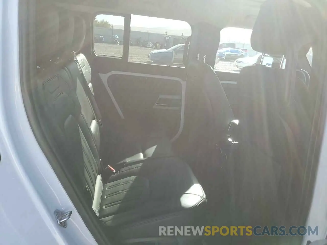11 Photograph of a damaged car SALEJ7EX7L2005294 LAND ROVER DEFENDER 2020