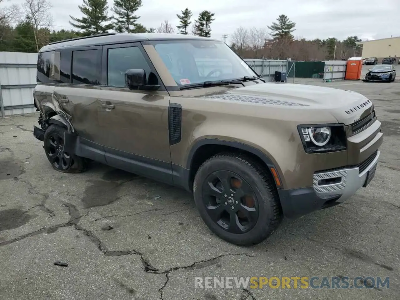 4 Photograph of a damaged car SALEJ7EX9L2021531 LAND ROVER DEFENDER 2020