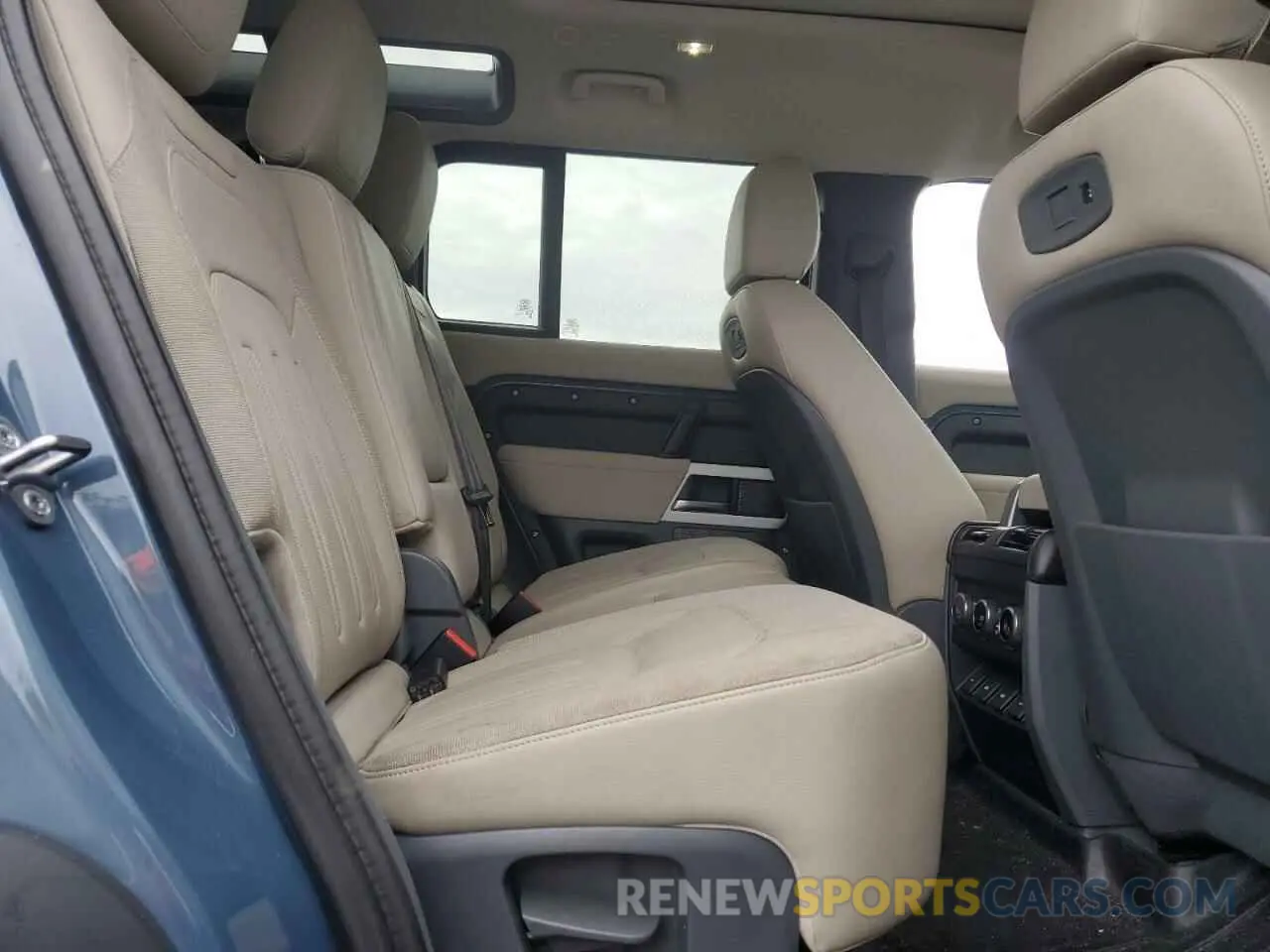 11 Photograph of a damaged car SALEJEEX2L2015140 LAND ROVER DEFENDER 2020