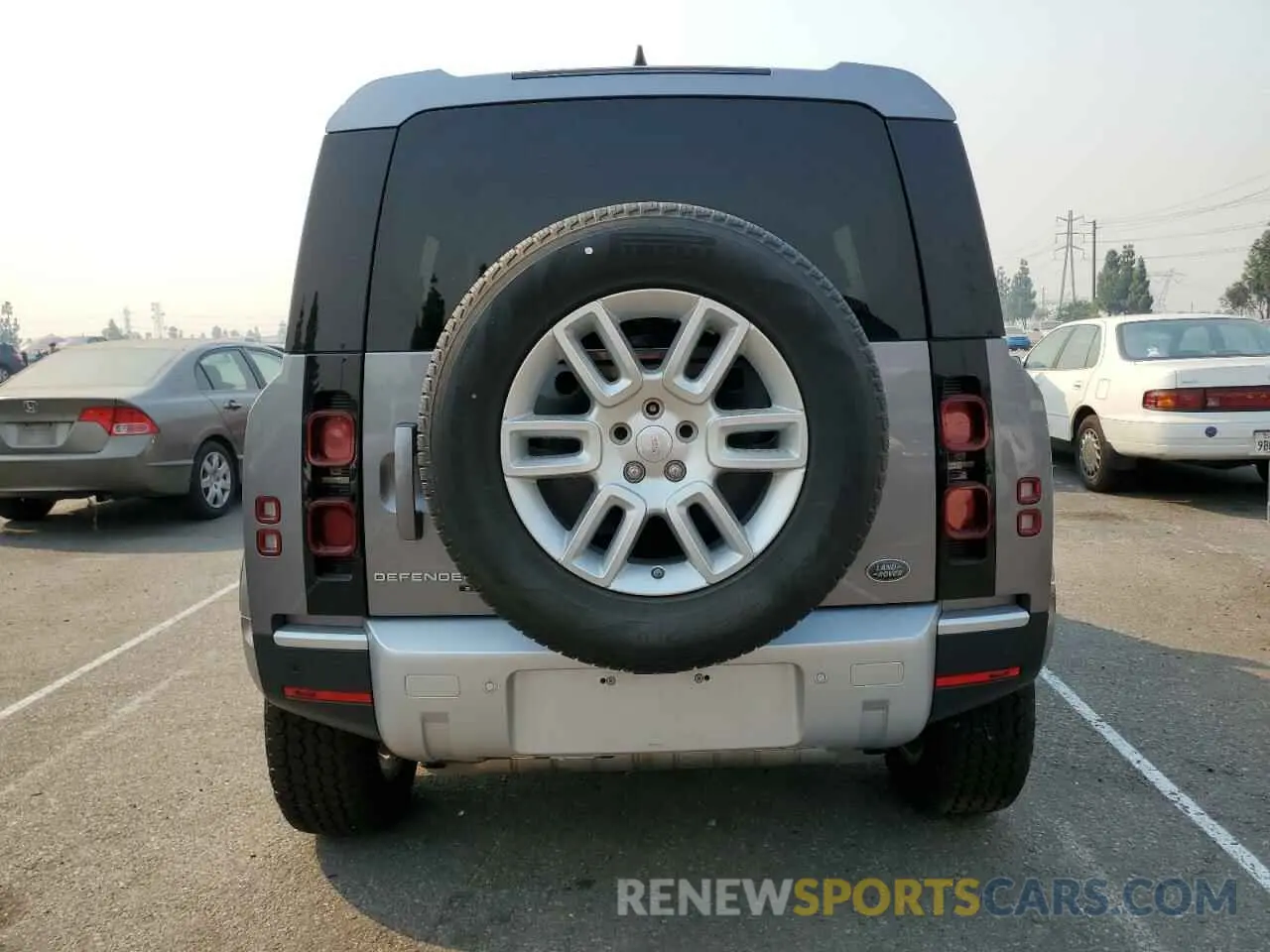 6 Photograph of a damaged car SALEJEEX5L2015665 LAND ROVER DEFENDER 2020