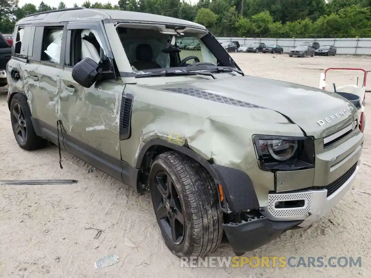 1 Photograph of a damaged car SALEP7EU0L2033197 LAND ROVER DEFENDER 2020