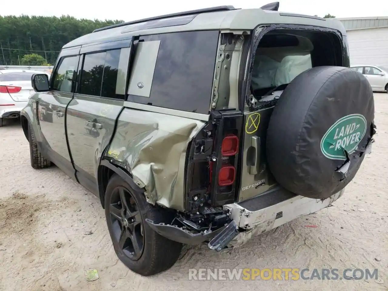 3 Photograph of a damaged car SALEP7EU0L2033197 LAND ROVER DEFENDER 2020