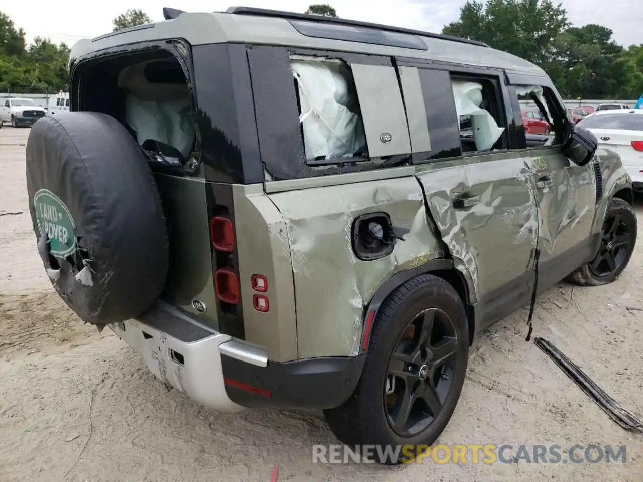 4 Photograph of a damaged car SALEP7EU0L2033197 LAND ROVER DEFENDER 2020