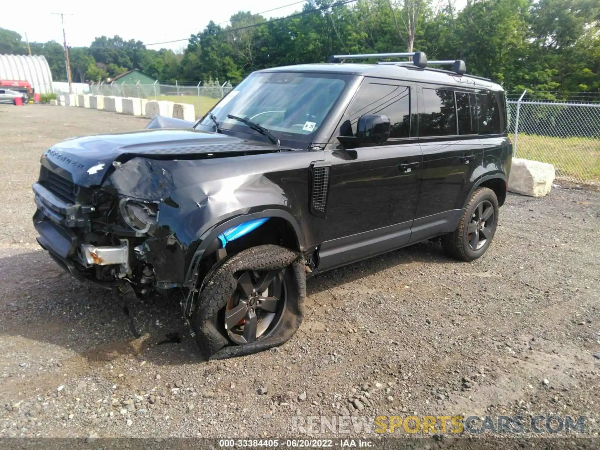 2 Photograph of a damaged car SALEP7EU7L2014713 LAND ROVER DEFENDER 2020