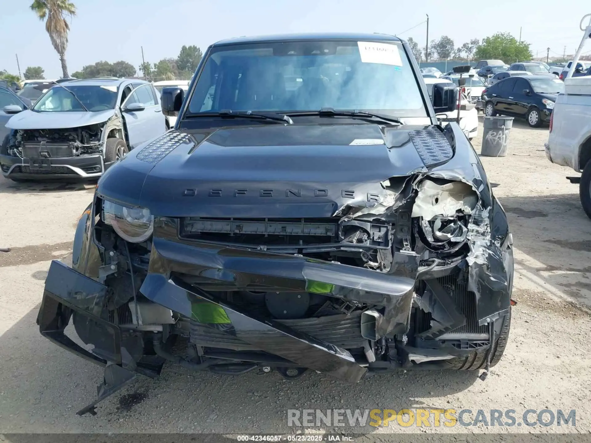 12 Photograph of a damaged car SALEP7EU7L2019989 LAND ROVER DEFENDER 2020