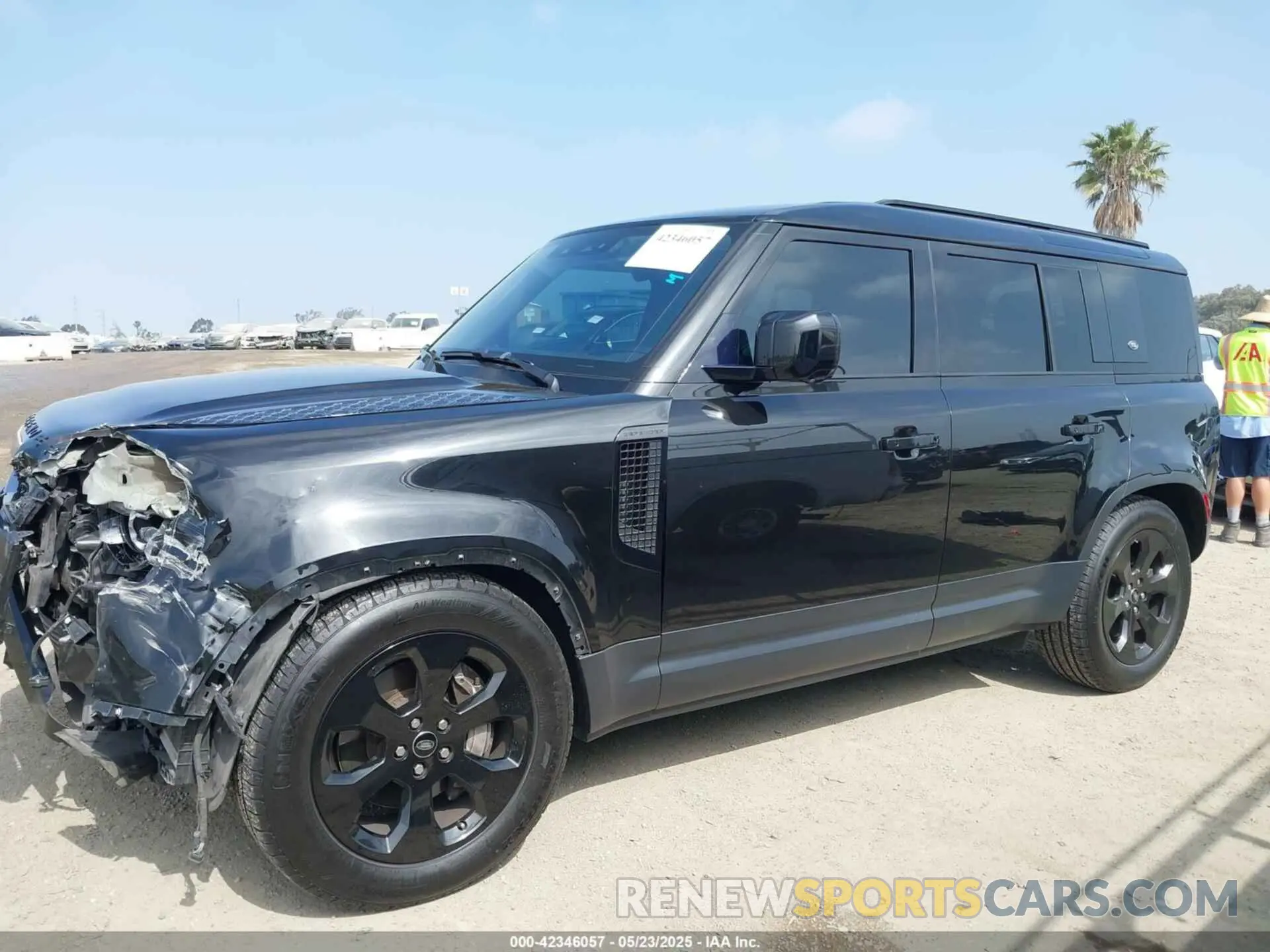 14 Photograph of a damaged car SALEP7EU7L2019989 LAND ROVER DEFENDER 2020
