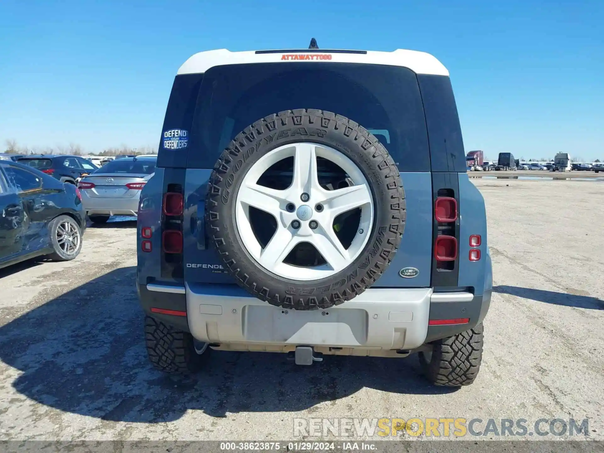 16 Photograph of a damaged car SALEP7EUXL2025821 LAND ROVER DEFENDER 2020