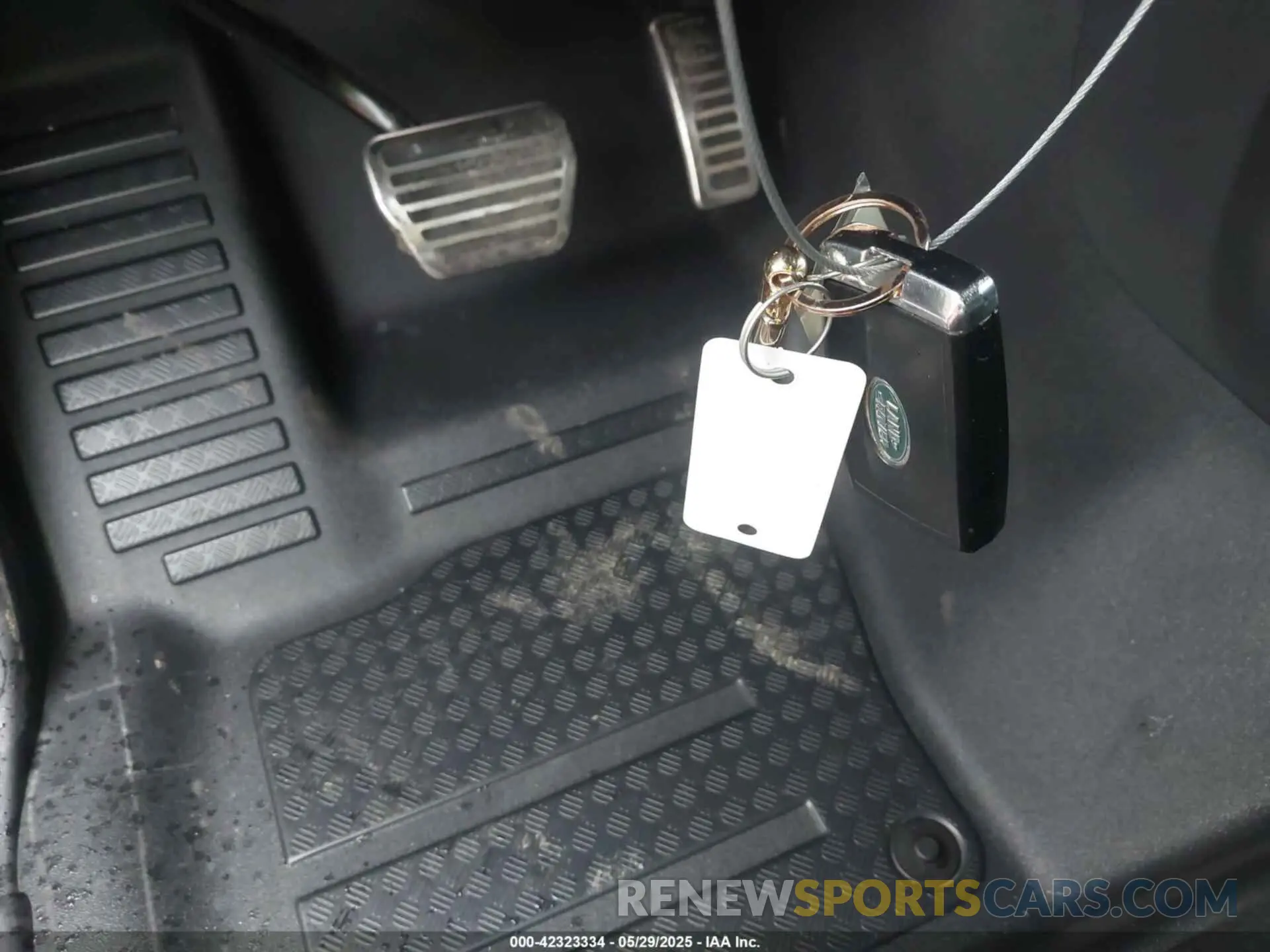 11 Photograph of a damaged car SALEXEEU9L2030559 LAND ROVER DEFENDER 2020