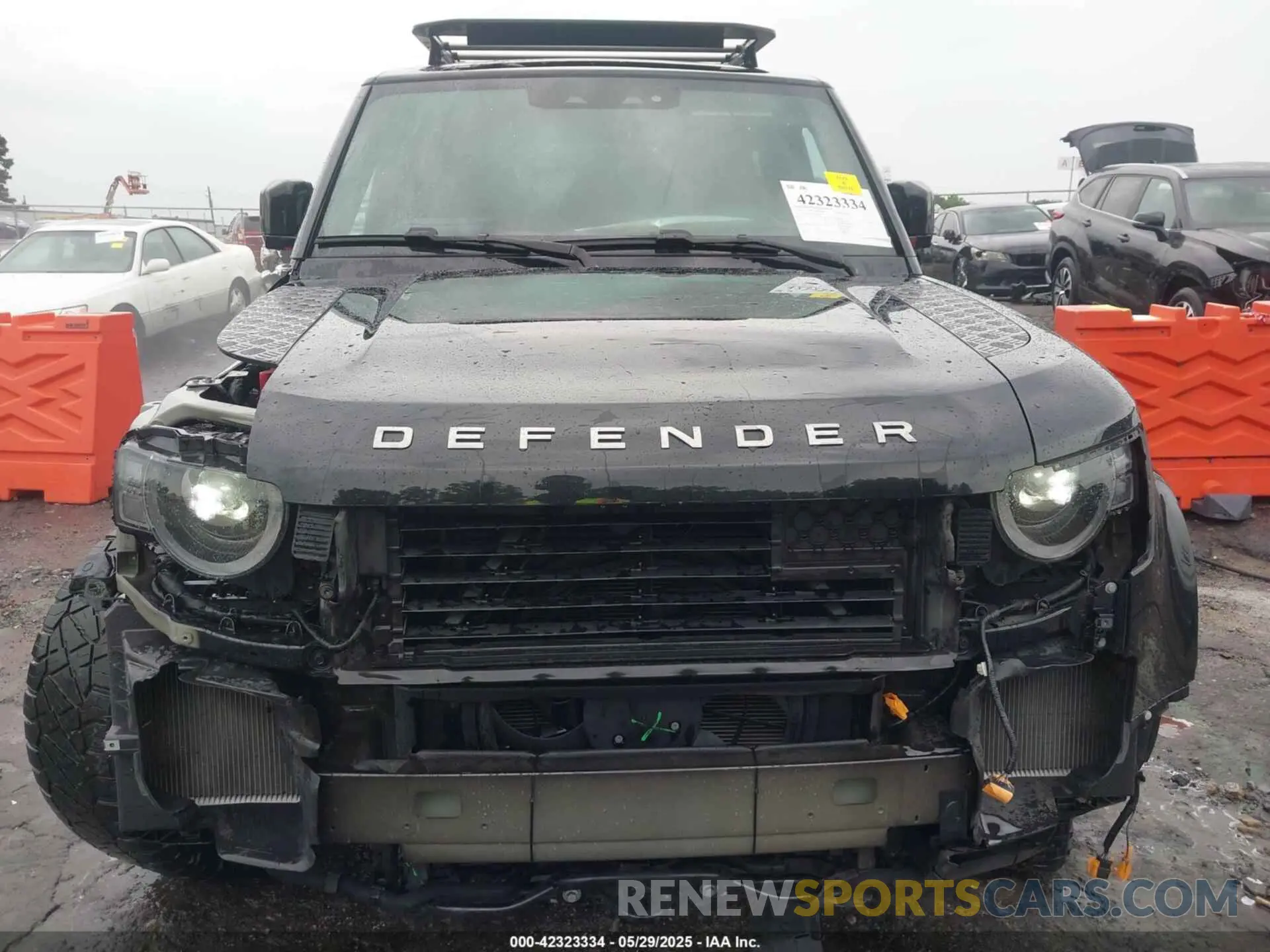 13 Photograph of a damaged car SALEXEEU9L2030559 LAND ROVER DEFENDER 2020