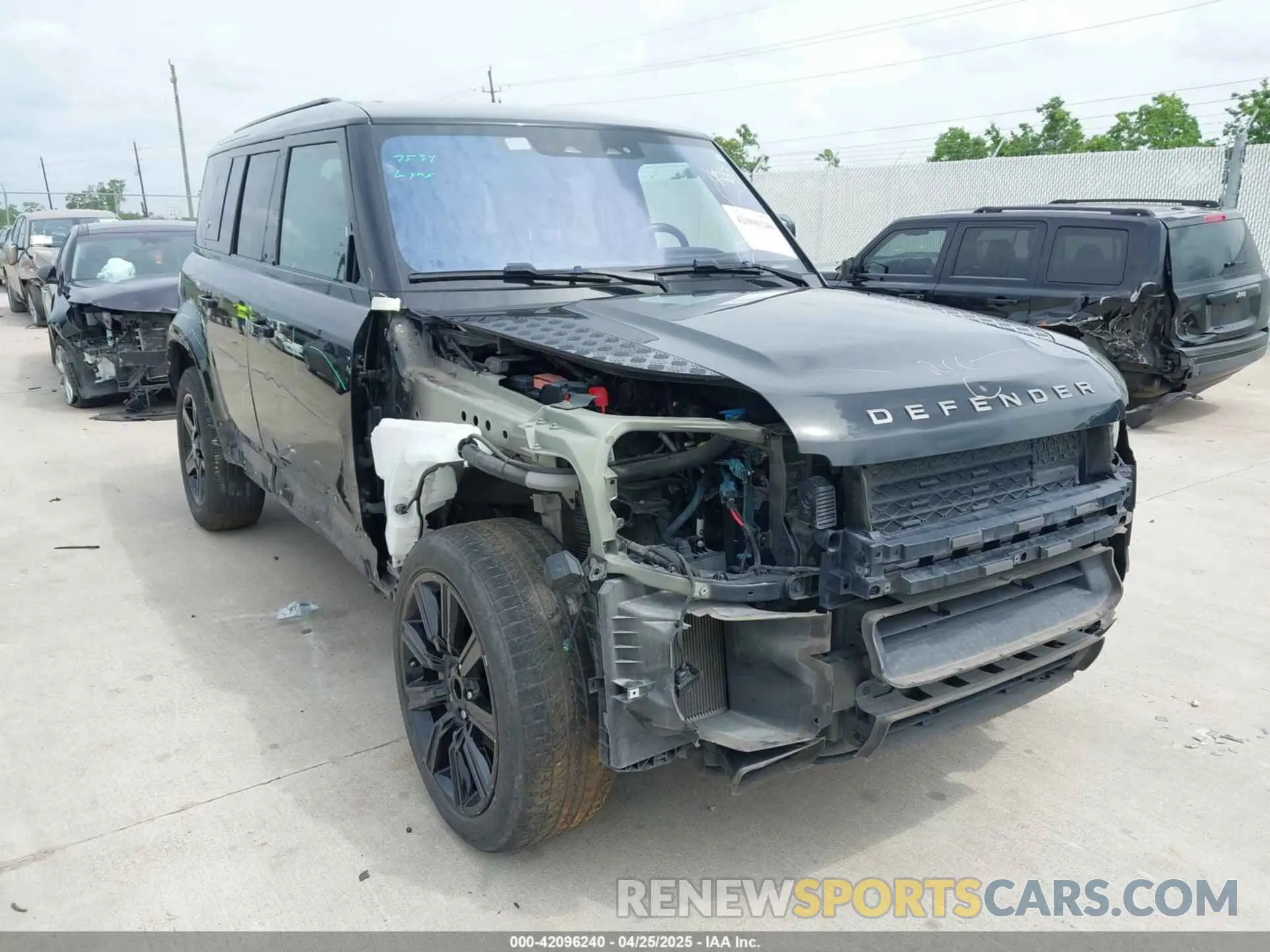6 Photograph of a damaged car SALE27RUXM2036859 LAND ROVER DEFENDER 2021