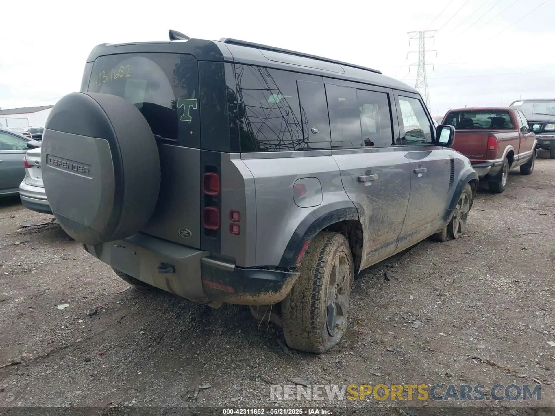 4 Photograph of a damaged car SALE2ERU6M2062251 LAND ROVER DEFENDER 2021