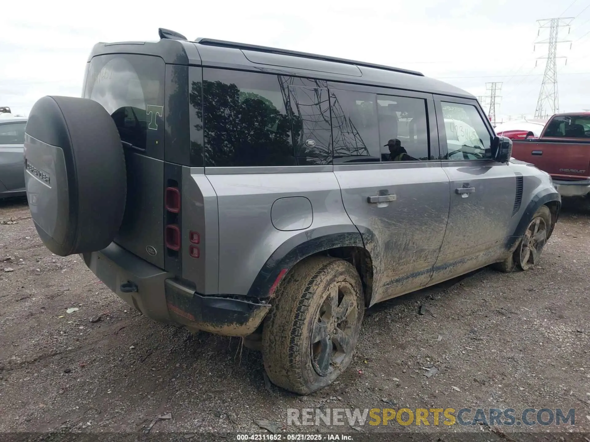 6 Photograph of a damaged car SALE2ERU6M2062251 LAND ROVER DEFENDER 2021