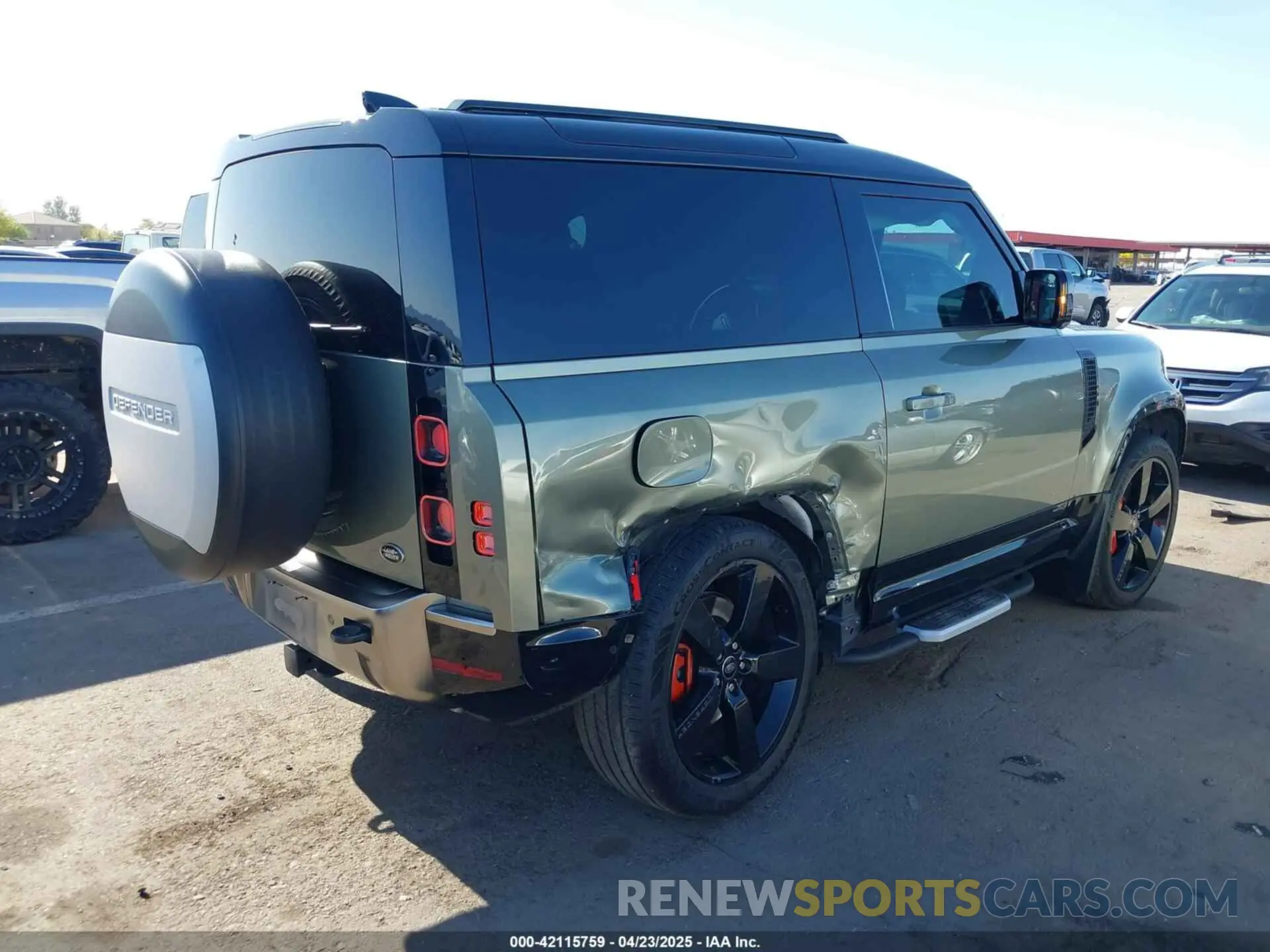 4 Photograph of a damaged car SALEX6RU9M2052319 LAND ROVER DEFENDER 2021