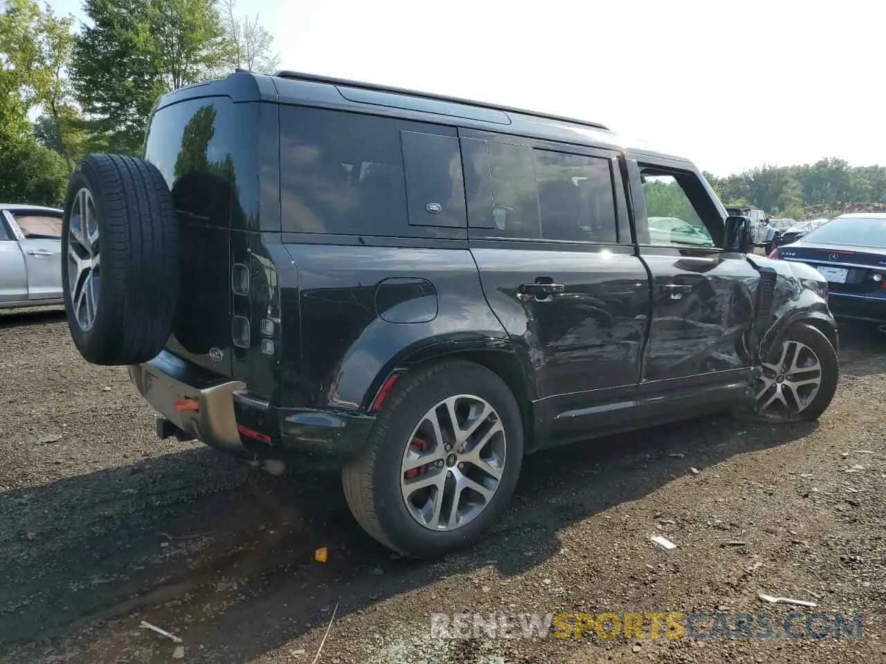 3 Photograph of a damaged car SALEX7RU7M2038165 LAND ROVER DEFENDER 2021