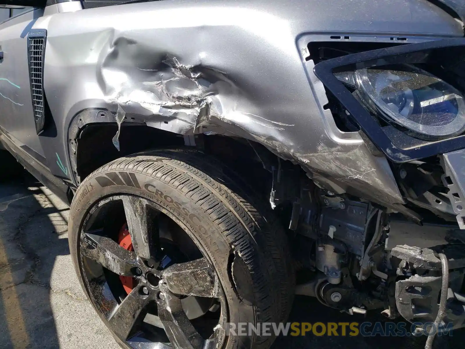 9 Photograph of a damaged car SALEXERU7M2047081 LAND ROVER DEFENDER 2021