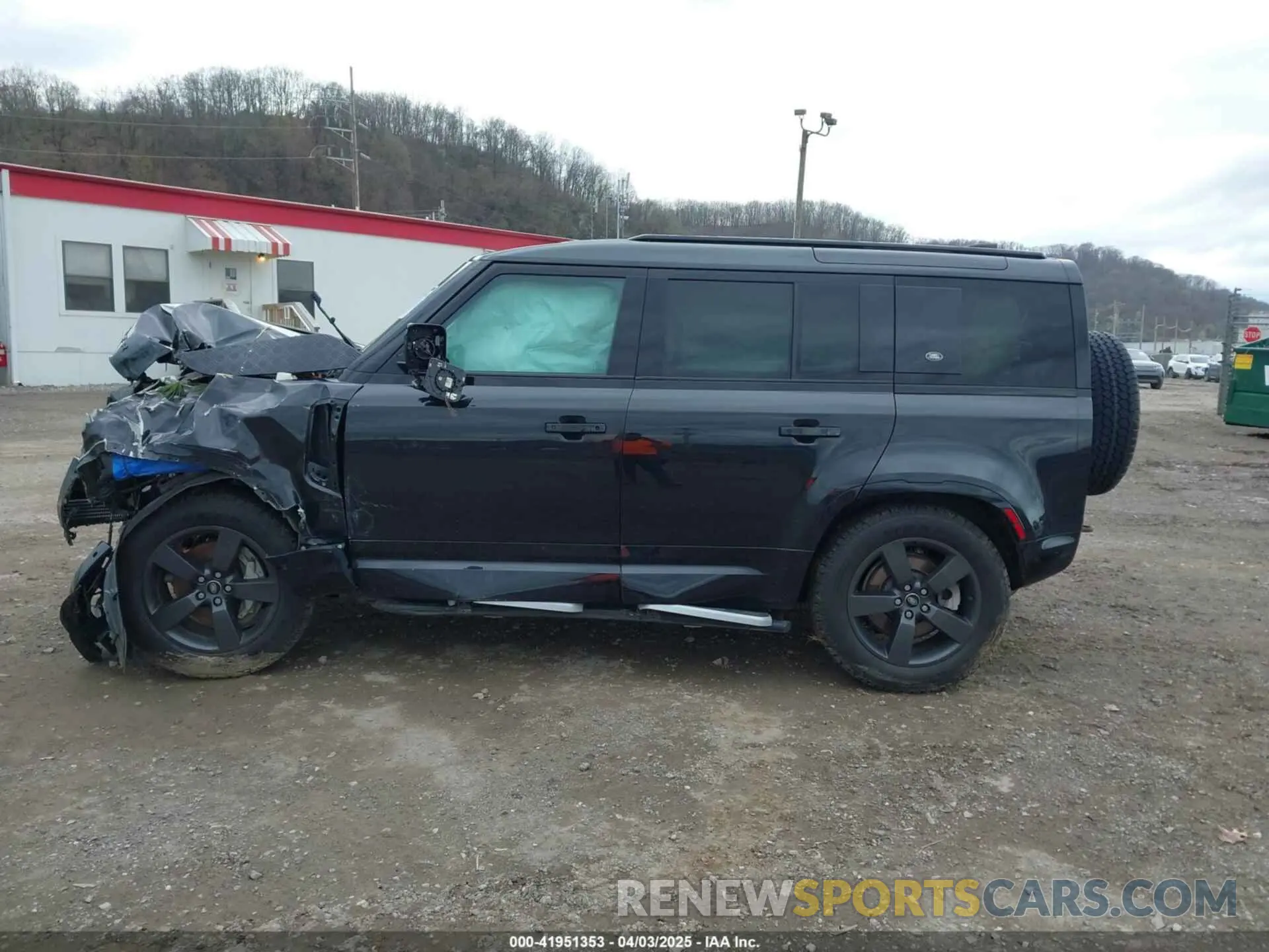 15 Photograph of a damaged car SALE27RU4N2099814 LAND ROVER DEFENDER 2022