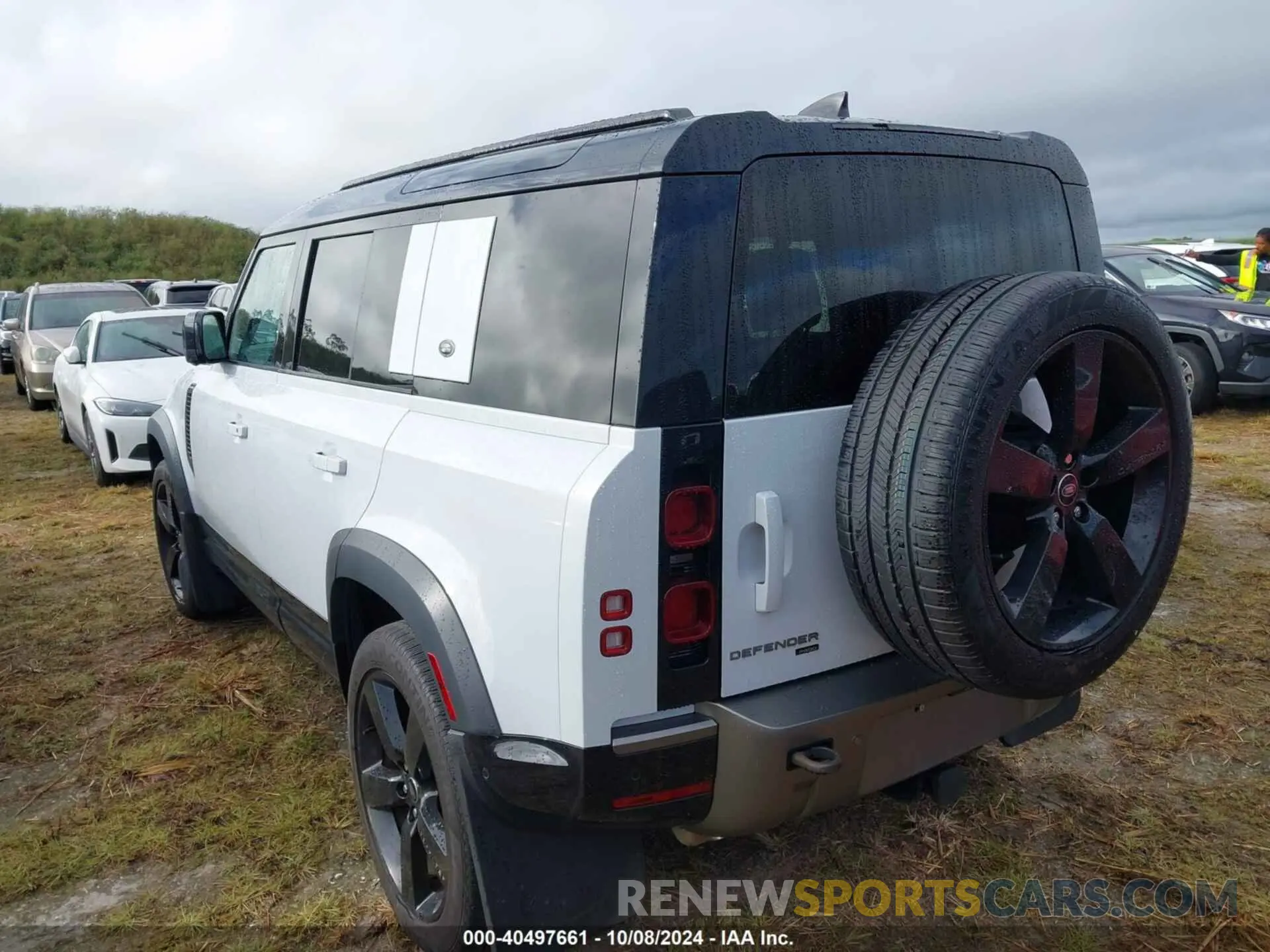 3 Photograph of a damaged car SALE37RU7N2087069 LAND ROVER DEFENDER 2022