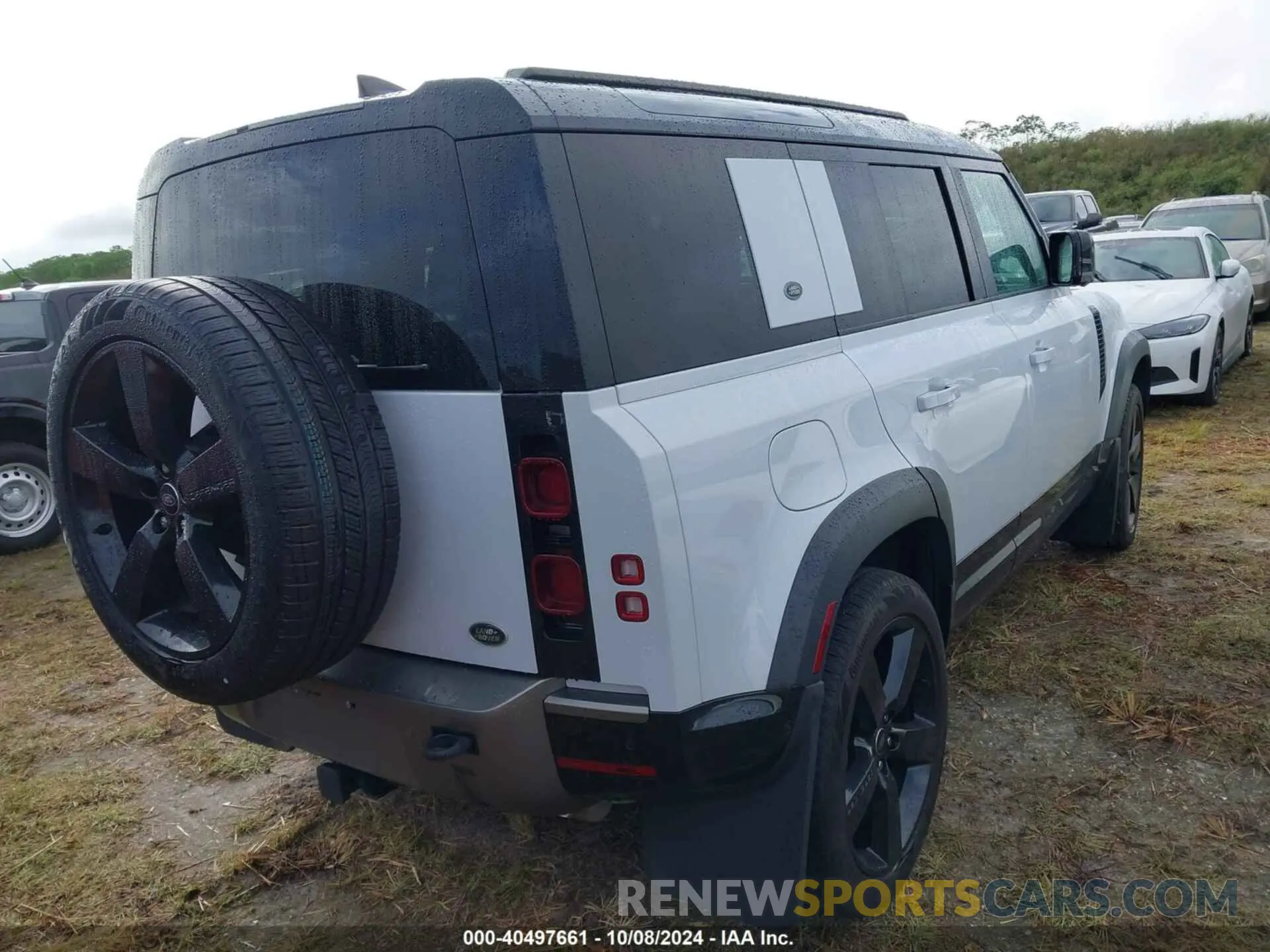 4 Photograph of a damaged car SALE37RU7N2087069 LAND ROVER DEFENDER 2022