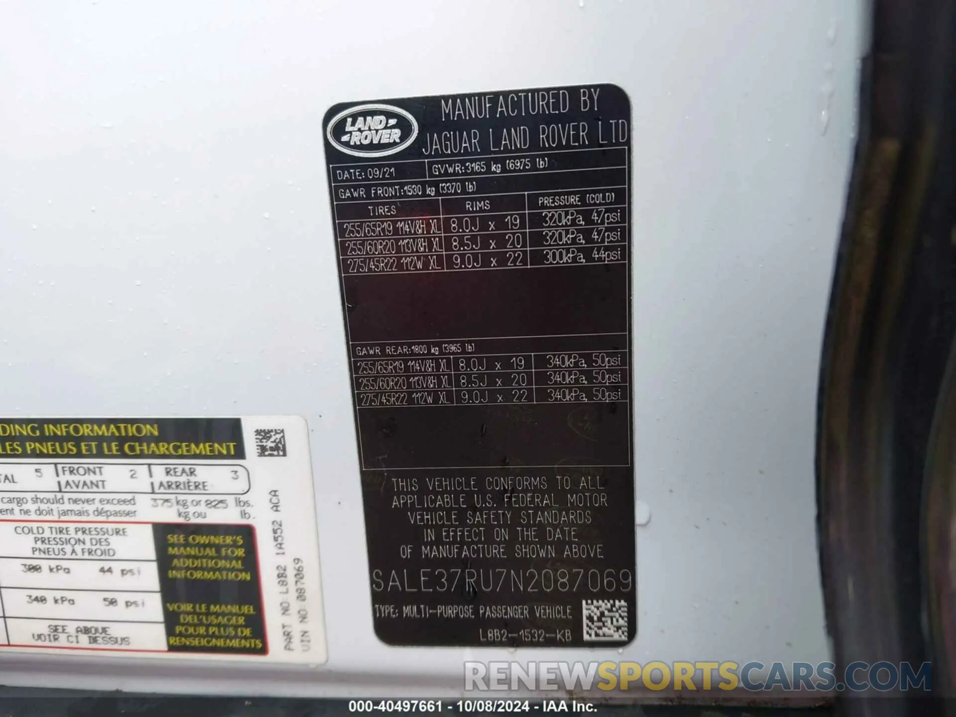 9 Photograph of a damaged car SALE37RU7N2087069 LAND ROVER DEFENDER 2022