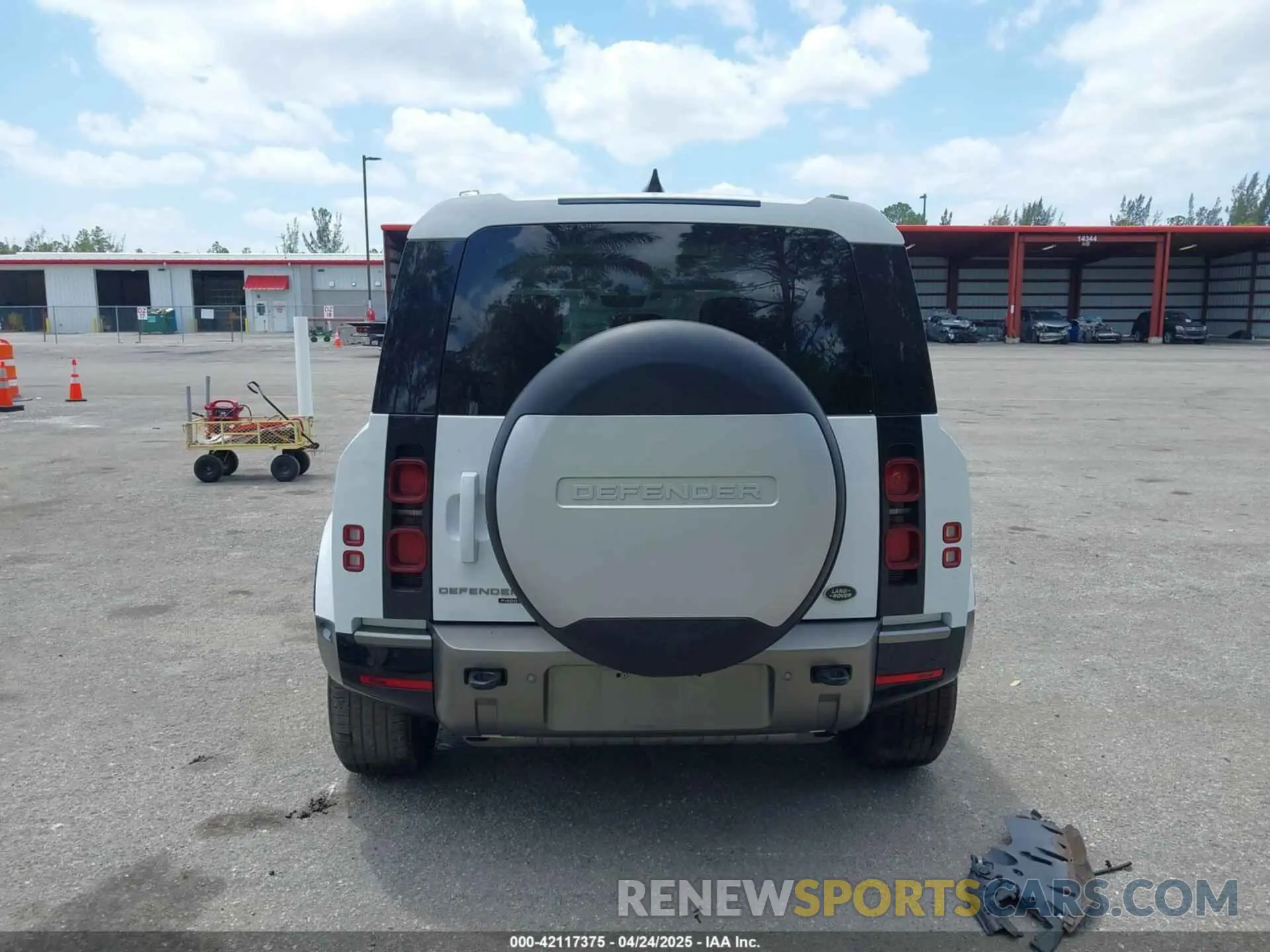 16 Photograph of a damaged car SALE37RU8N2085461 LAND ROVER DEFENDER 2022