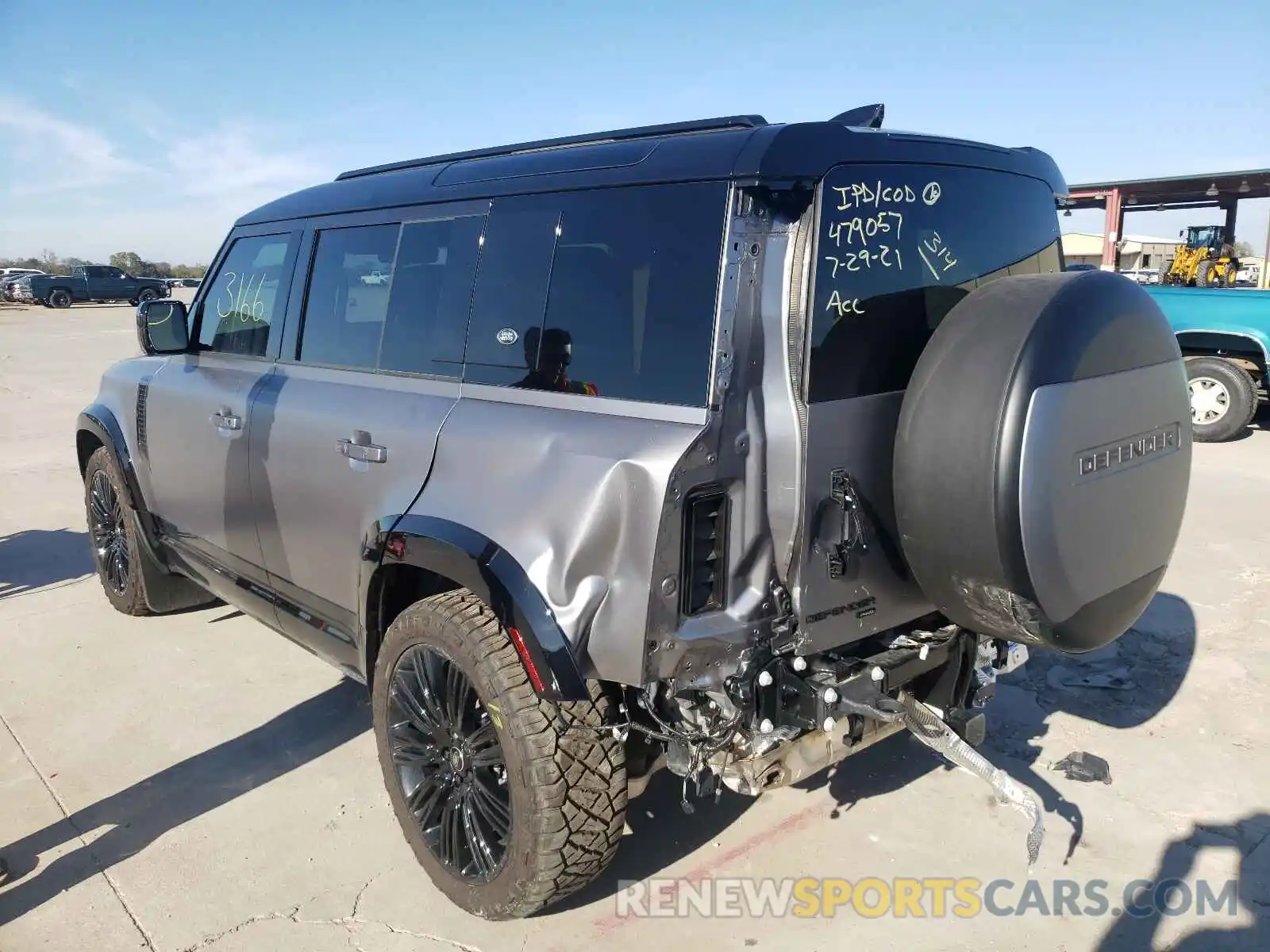 3 Photograph of a damaged car SALE37RU9N2067387 LAND ROVER DEFENDER 2022