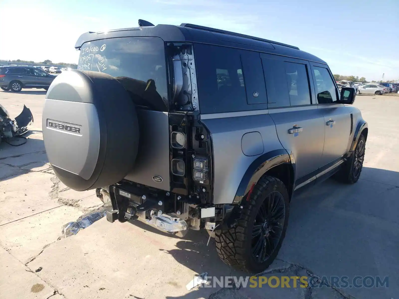 4 Photograph of a damaged car SALE37RU9N2067387 LAND ROVER DEFENDER 2022