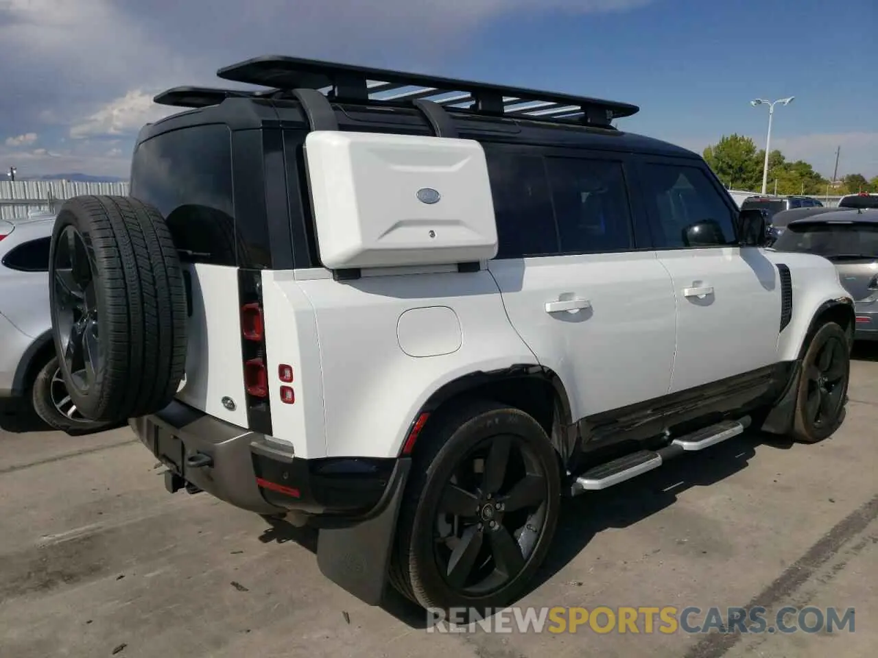 3 Photograph of a damaged car SALE3ERU5N2105752 LAND ROVER DEFENDER 2022