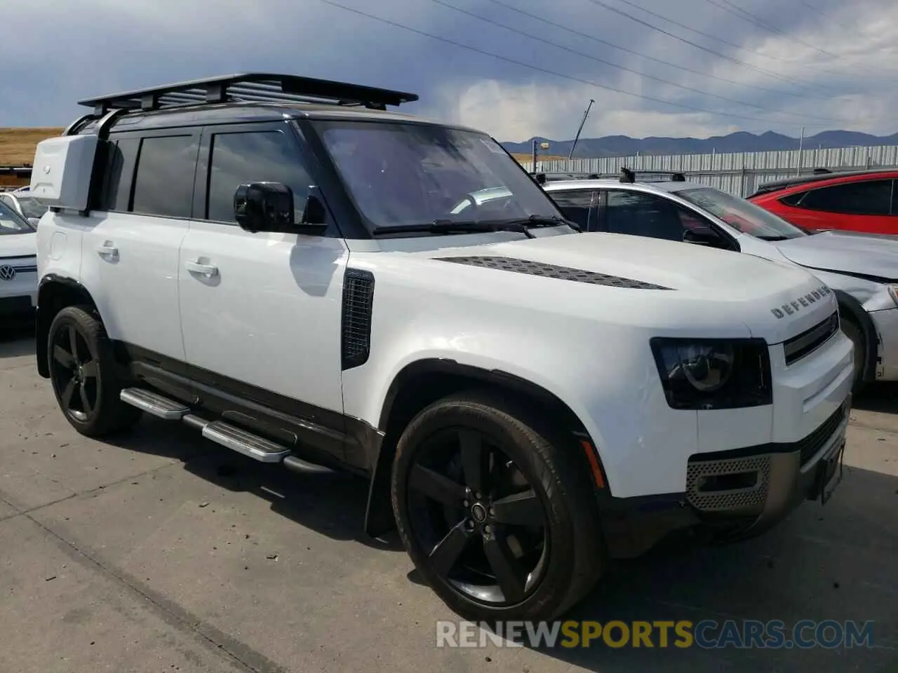 4 Photograph of a damaged car SALE3ERU5N2105752 LAND ROVER DEFENDER 2022