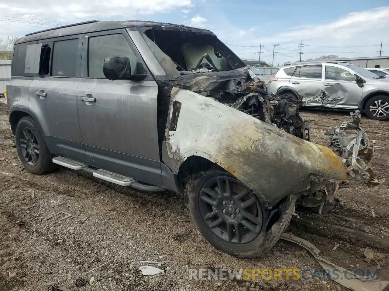 4 Photograph of a damaged car SALEJ7RX4N2091807 LAND ROVER DEFENDER 2022