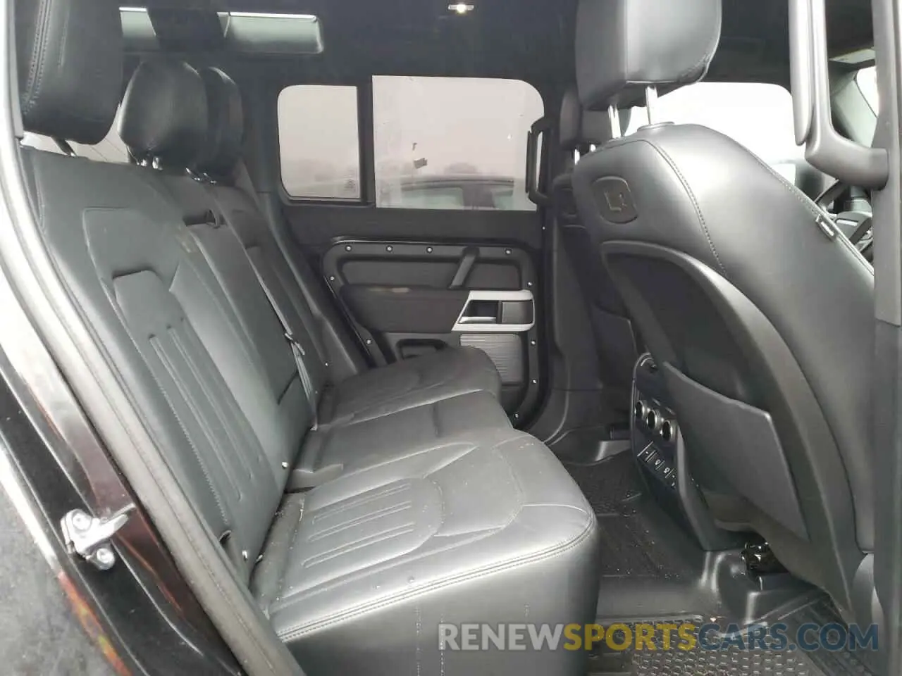11 Photograph of a damaged car SALEJ7RX9N2087686 LAND ROVER DEFENDER 2022
