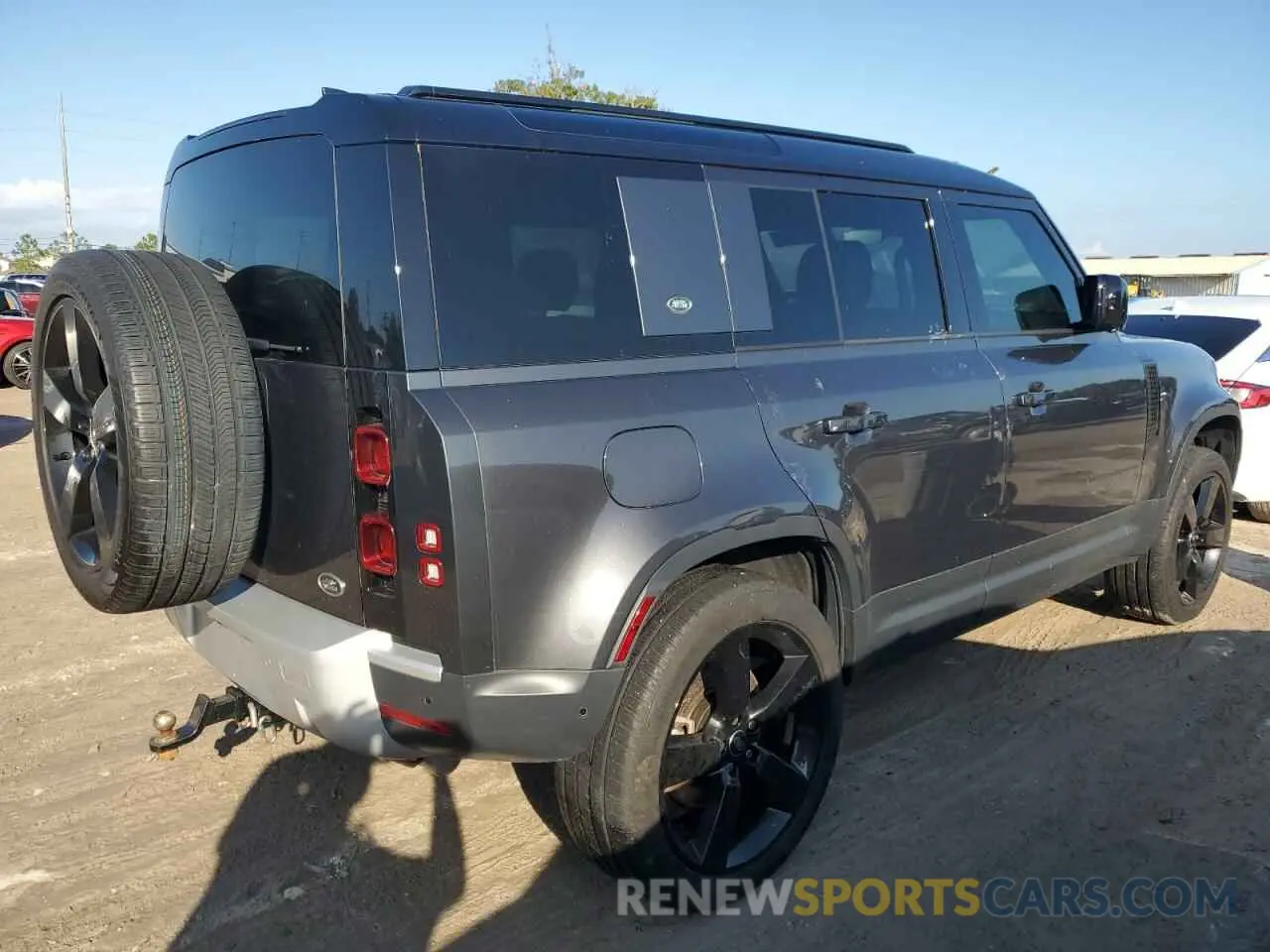 3 Photograph of a damaged car SALEP7RU7N2106613 LAND ROVER DEFENDER 2022