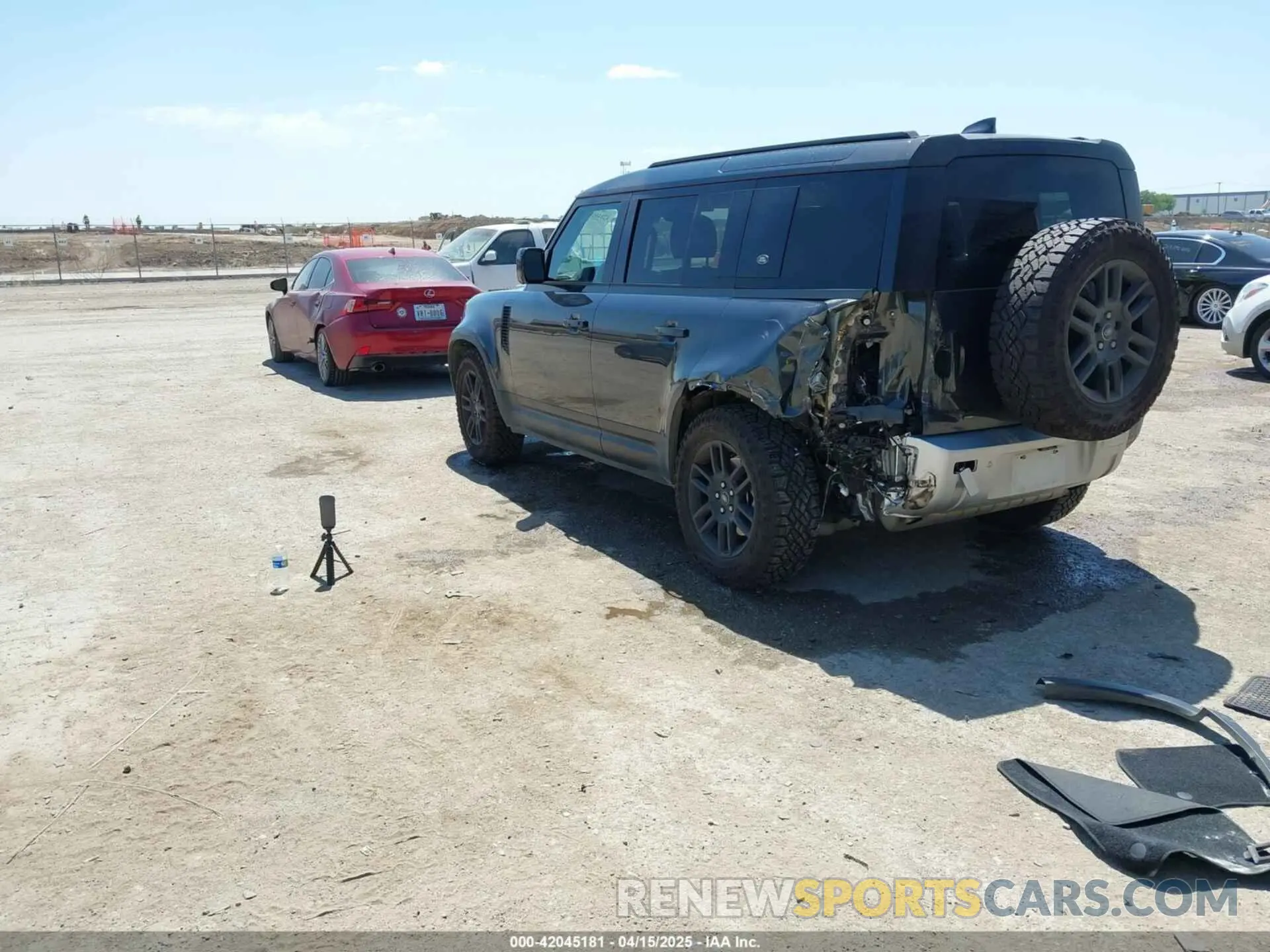 3 Photograph of a damaged car SALEP7RU8N2079678 LAND ROVER DEFENDER 2022