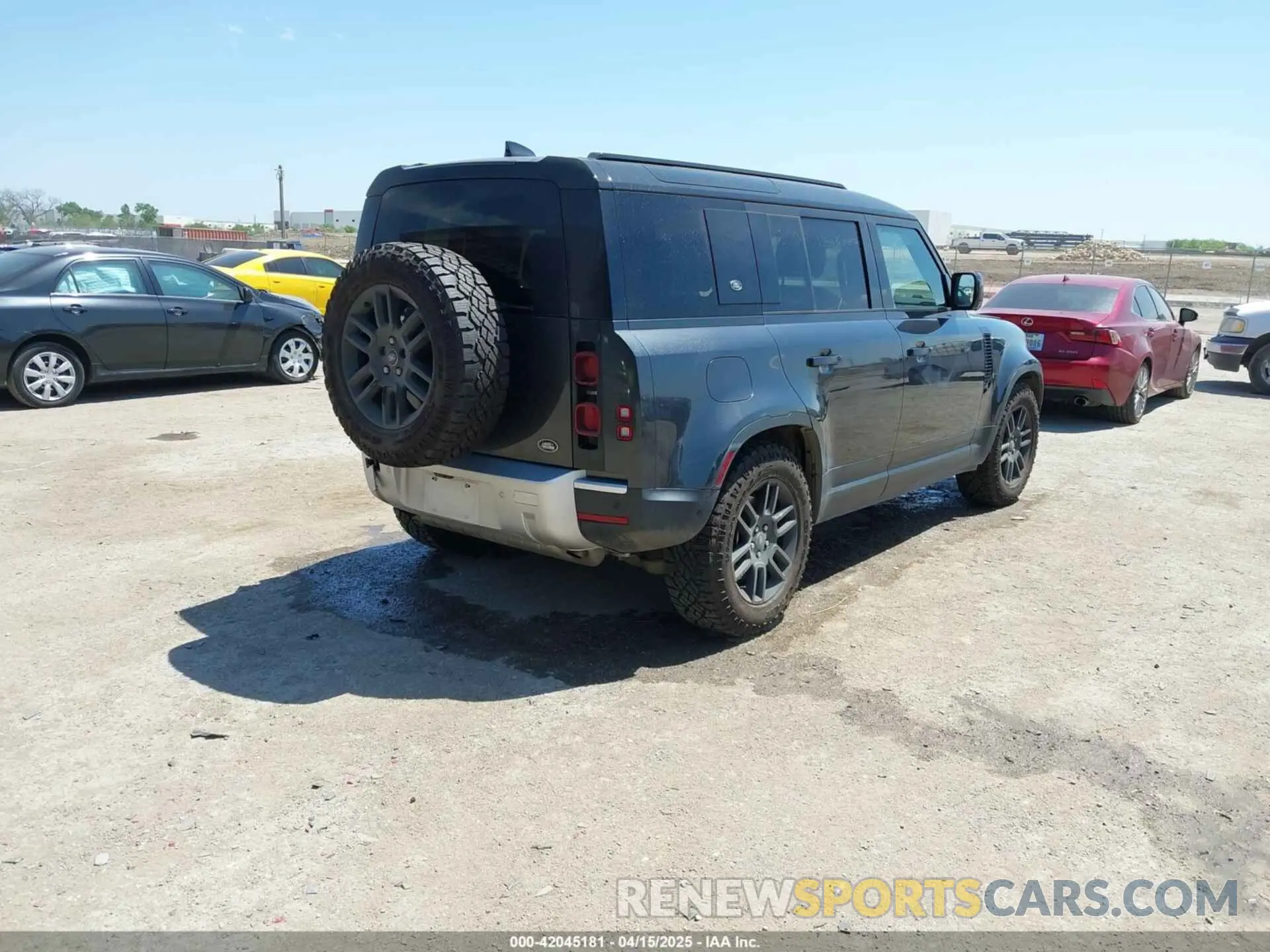 4 Photograph of a damaged car SALEP7RU8N2079678 LAND ROVER DEFENDER 2022