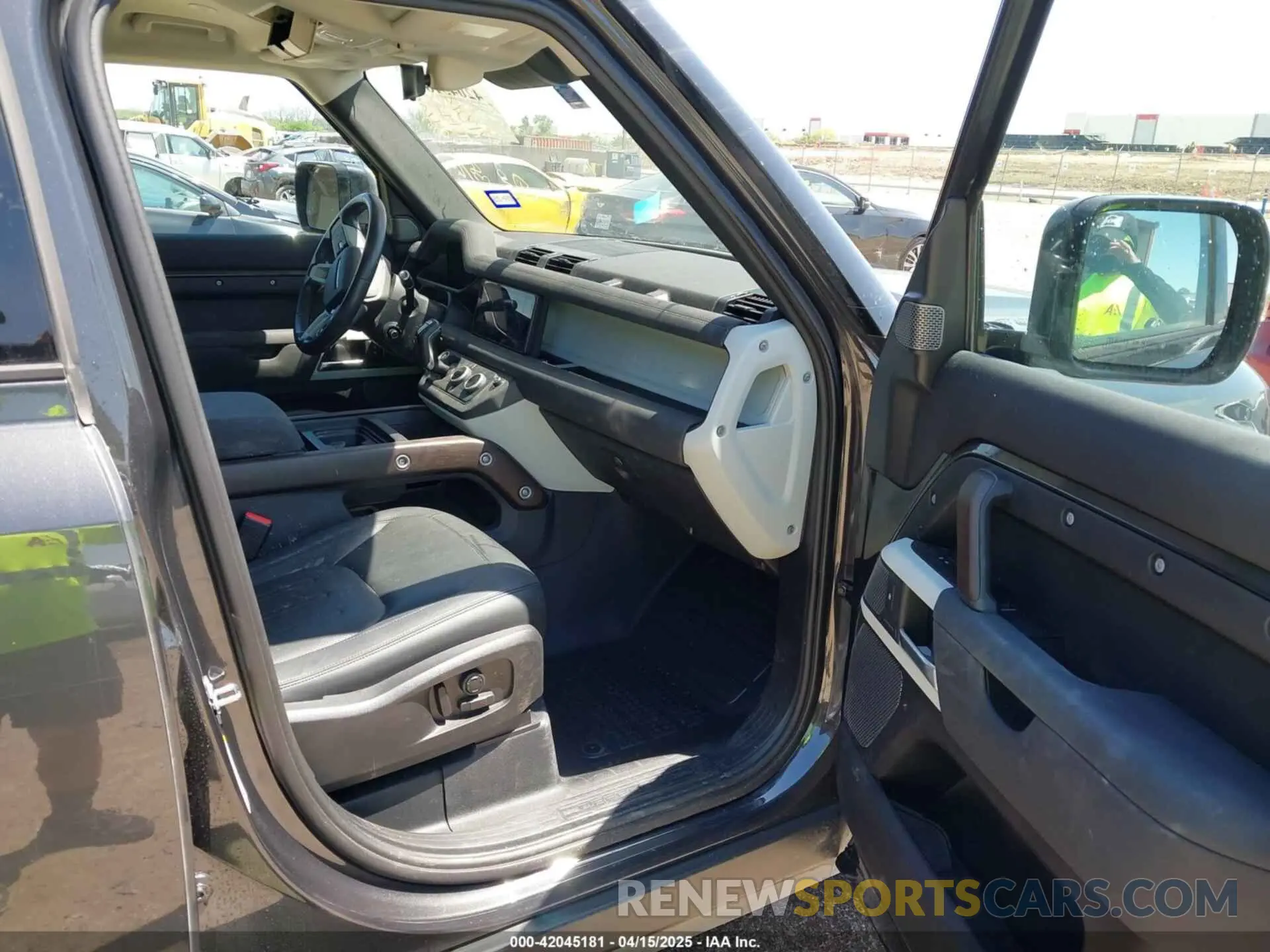 5 Photograph of a damaged car SALEP7RU8N2079678 LAND ROVER DEFENDER 2022