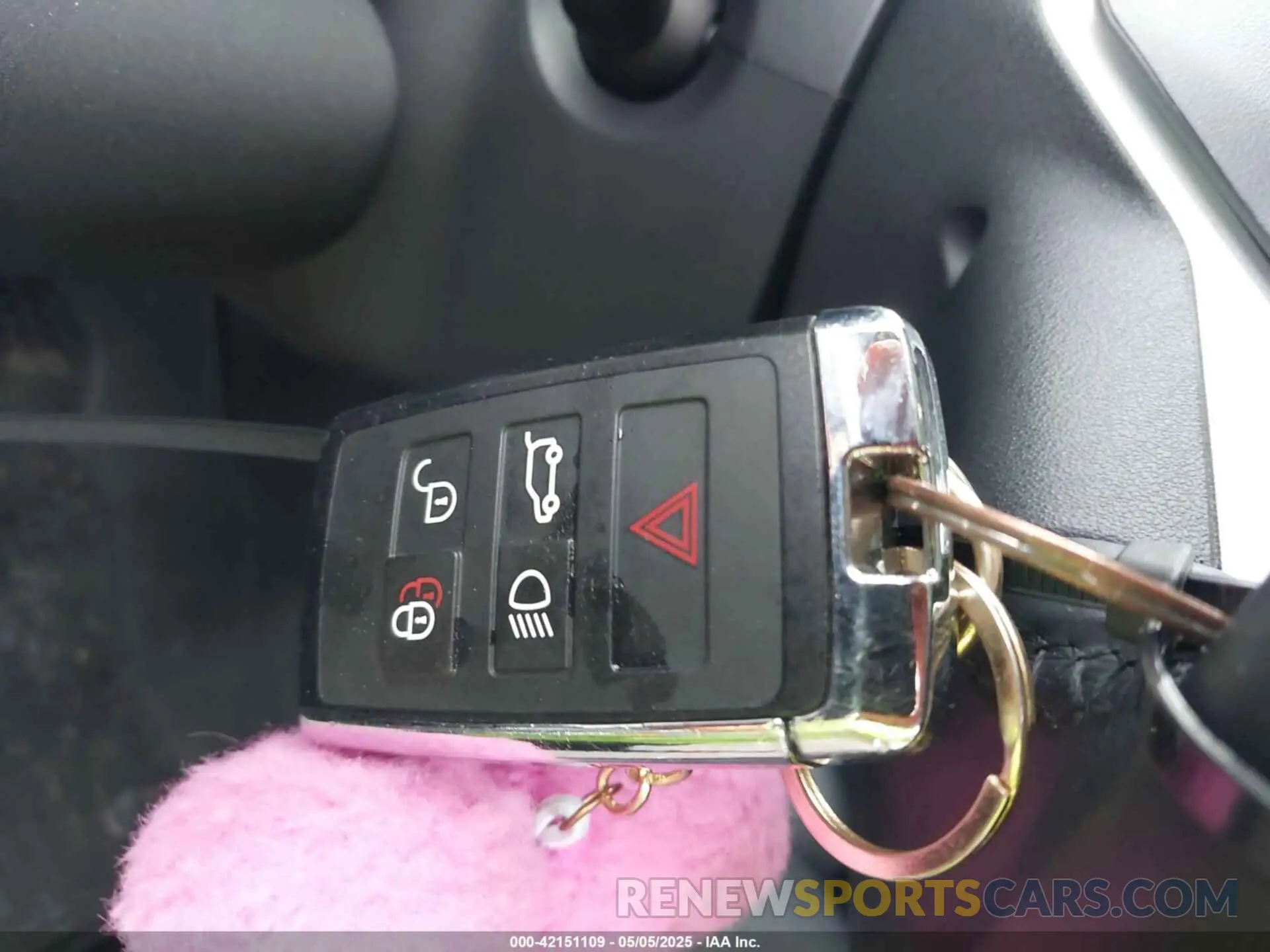 11 Photograph of a damaged car SALEPERU2N2088316 LAND ROVER DEFENDER 2022
