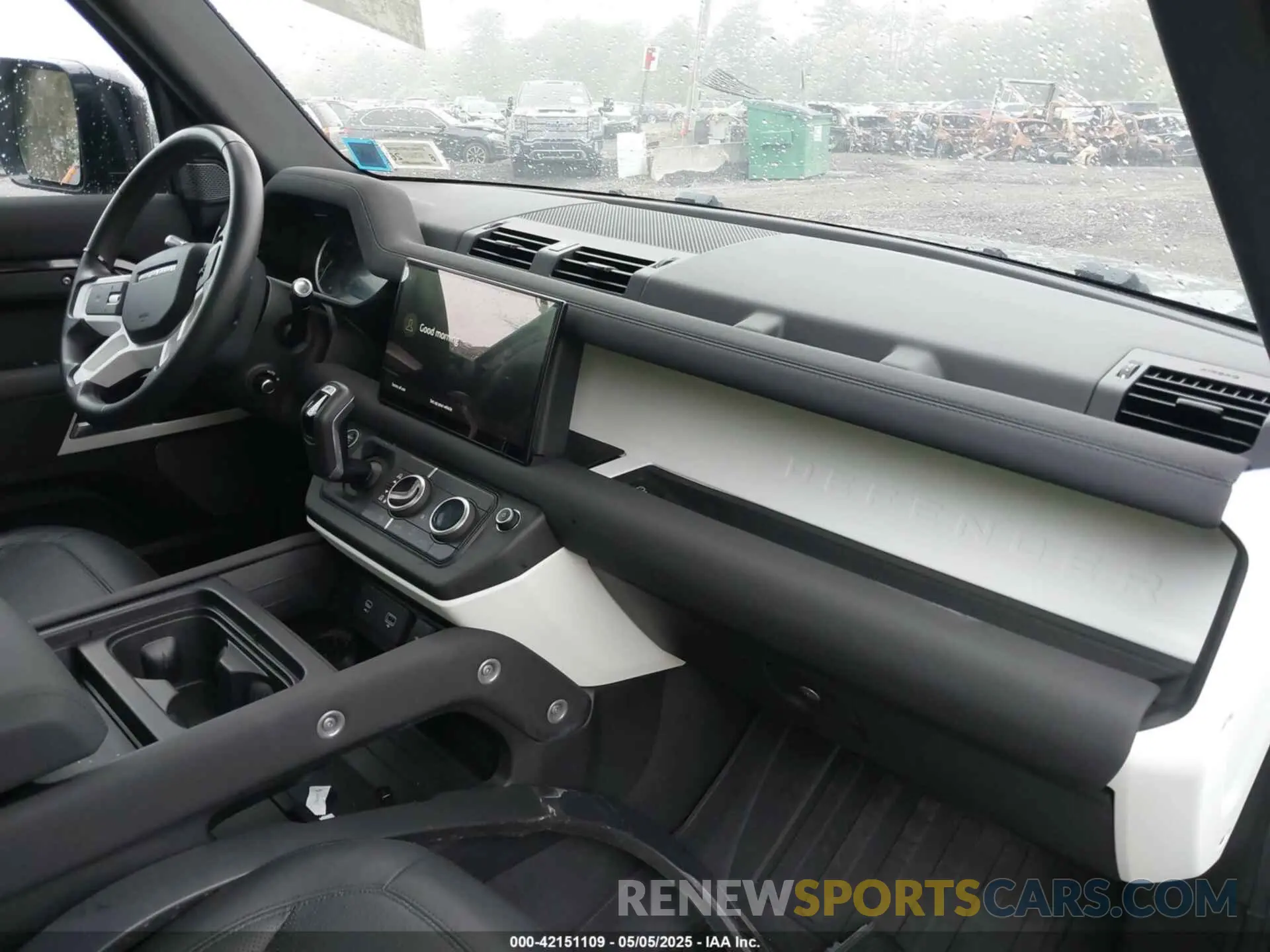 5 Photograph of a damaged car SALEPERU2N2088316 LAND ROVER DEFENDER 2022