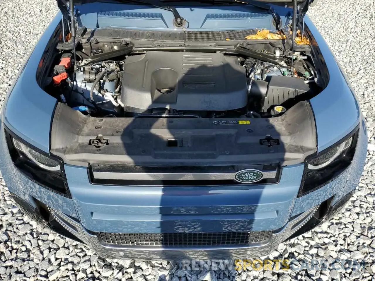 13 Photograph of a damaged car SALEPERU8N2067390 LAND ROVER DEFENDER 2022