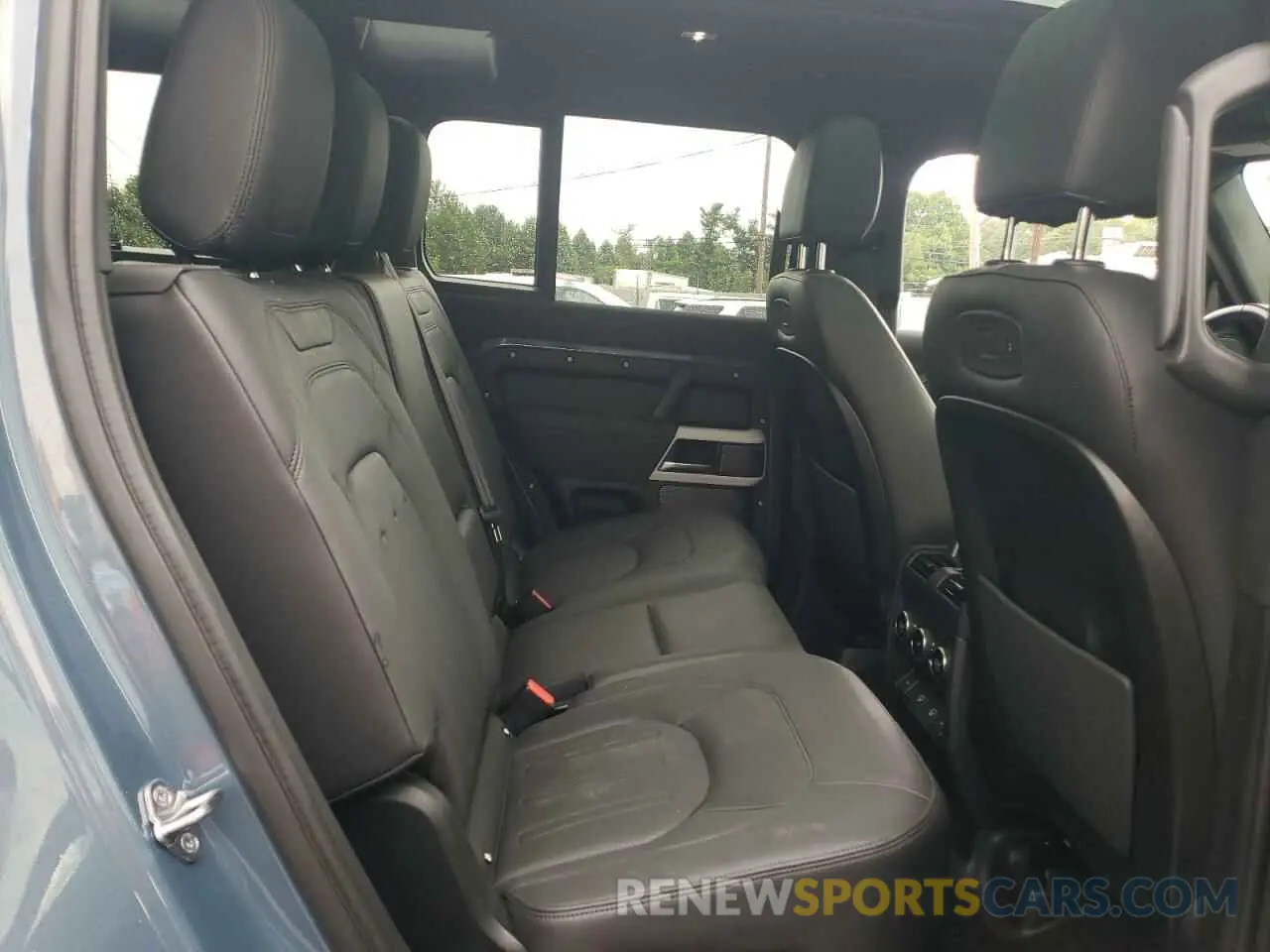 10 Photograph of a damaged car SALEPERU8N2099739 LAND ROVER DEFENDER 2022