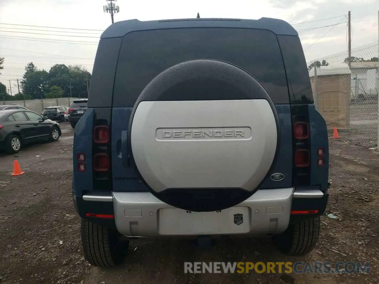6 Photograph of a damaged car SALEPERU8N2099739 LAND ROVER DEFENDER 2022