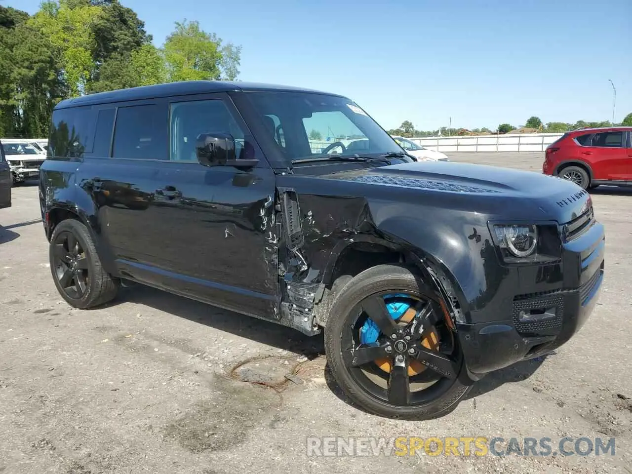 4 Photograph of a damaged car SALEWERE8N2074626 LAND ROVER DEFENDER 2022