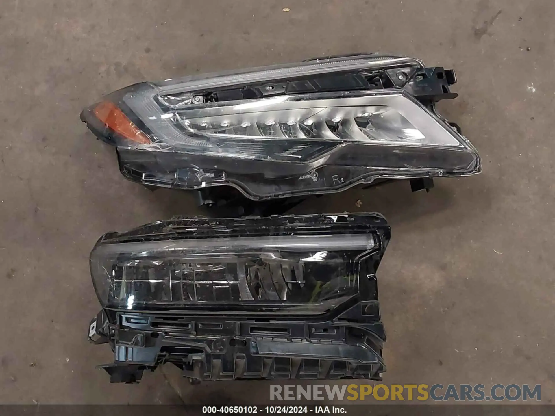 19 Photograph of a damaged car SALEXERU6N2063824 LAND ROVER DEFENDER 2022