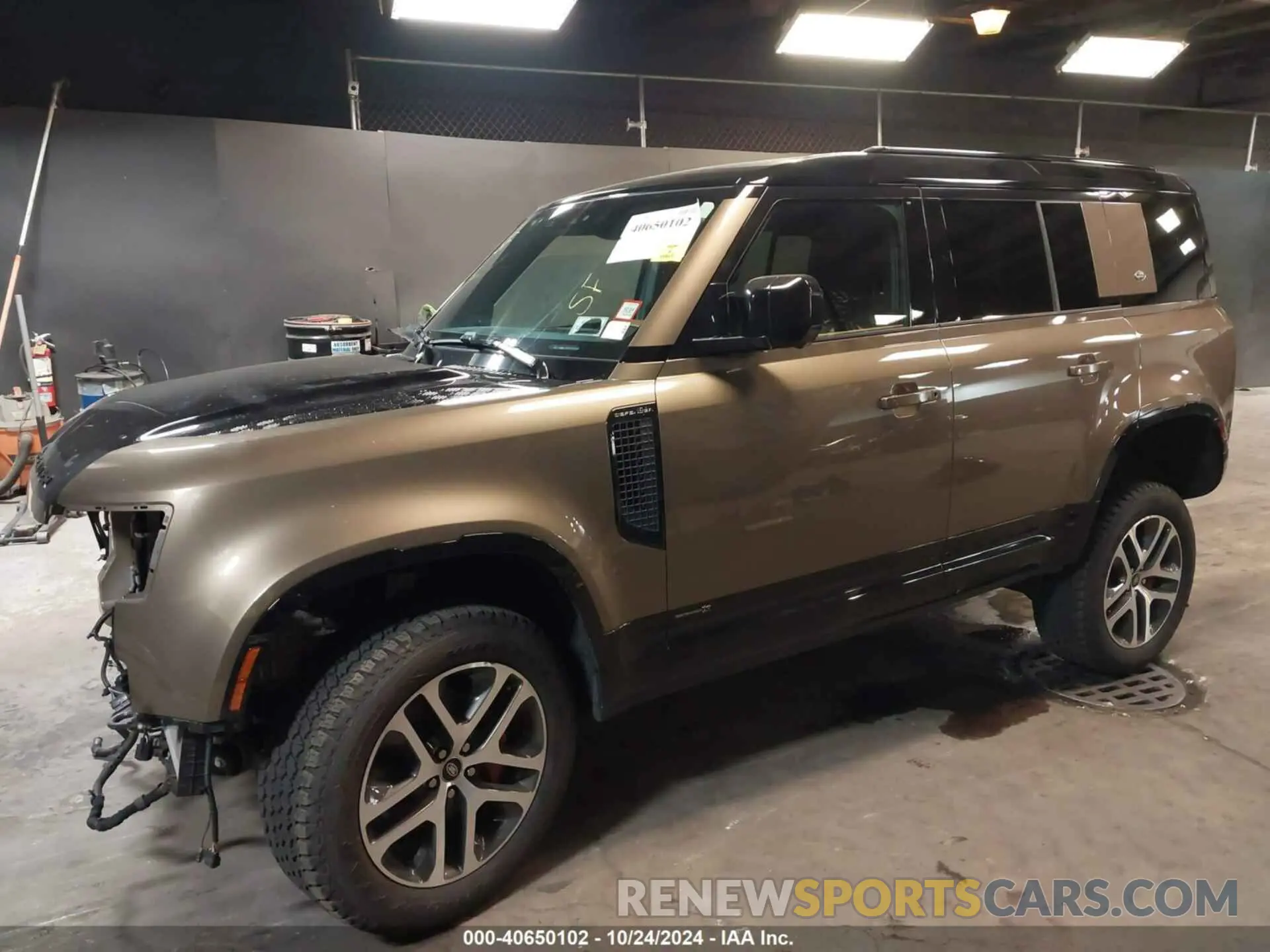2 Photograph of a damaged car SALEXERU6N2063824 LAND ROVER DEFENDER 2022