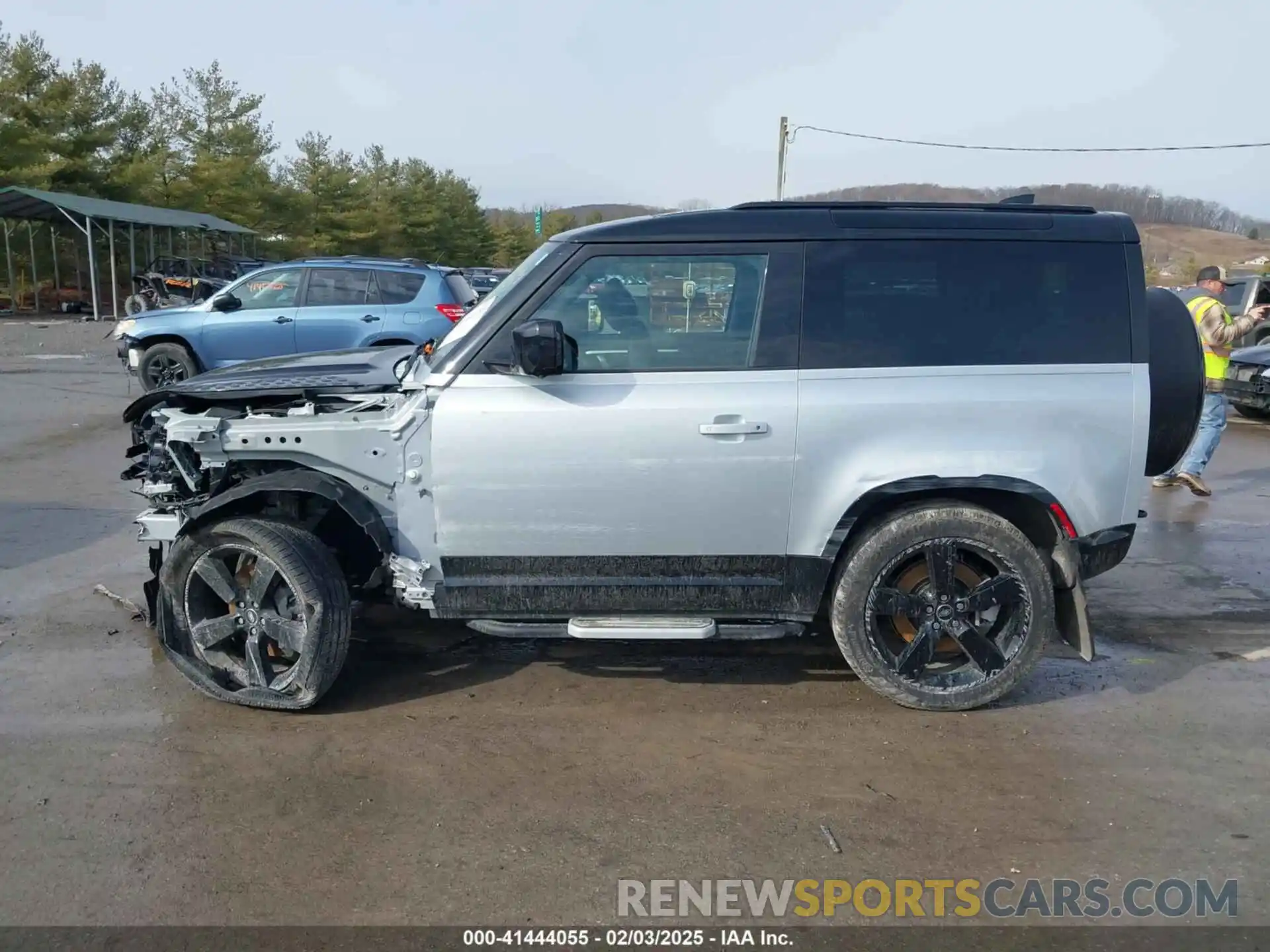 15 Photograph of a damaged car SALE26EU0P2165553 LAND ROVER DEFENDER 2023